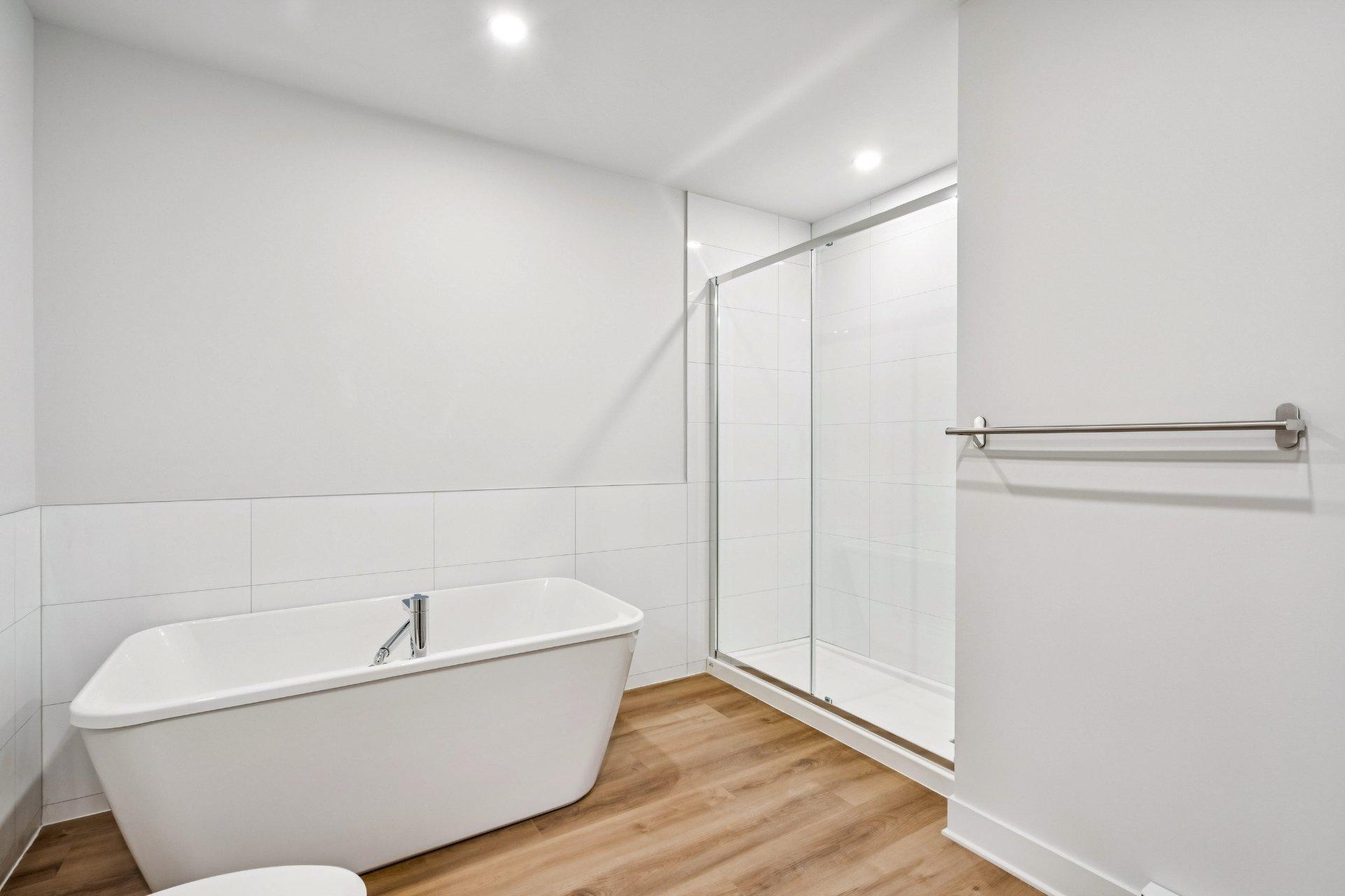 









402


Av. Barron

, 204,
Lachute,




QC
J8H4L6

