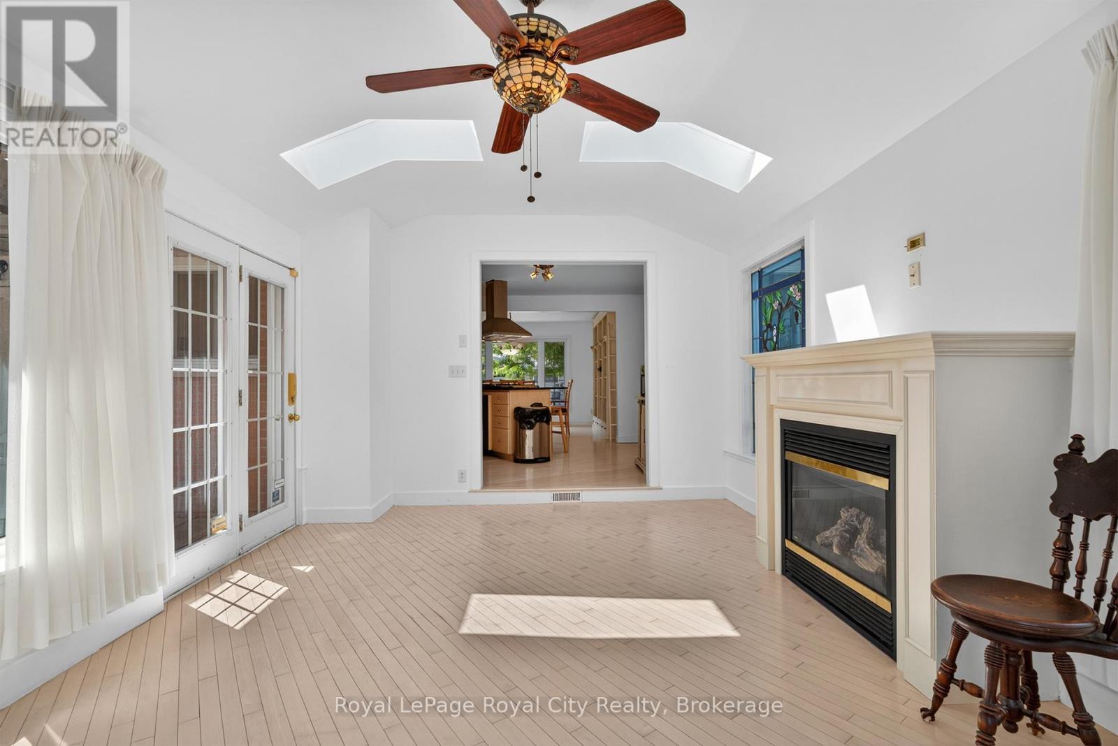 












68 SUNSET BOULEVARD

,
Cambridge,




Ontario
N1S1A7

