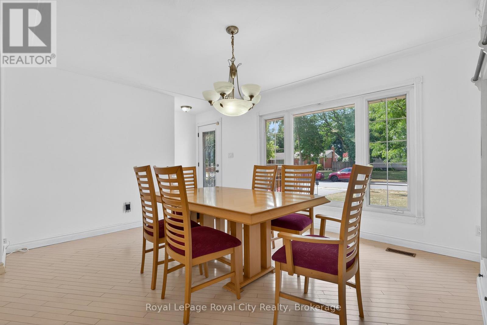 












68 SUNSET BOULEVARD

,
Cambridge,




Ontario
N1S1A7

