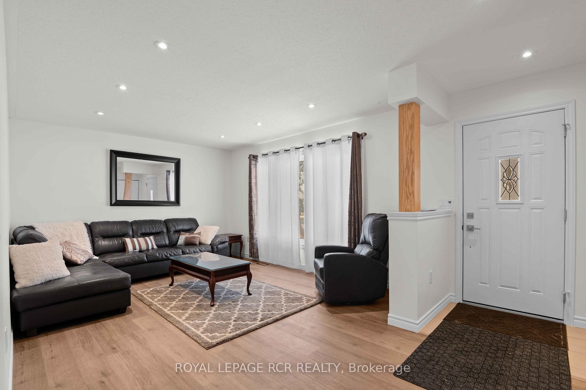 









18637


Hurontario (Hwy 10)

Street,
Caledon,




ON
L7K 0X9

