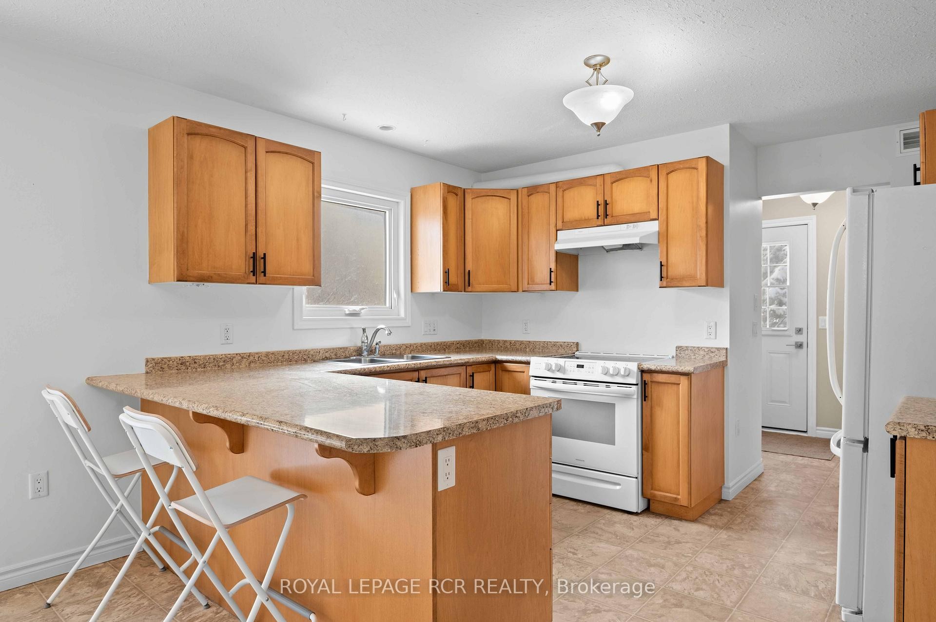 









18637


Hurontario (Hwy 10)

Street,
Caledon,




ON
L7K 0X9

