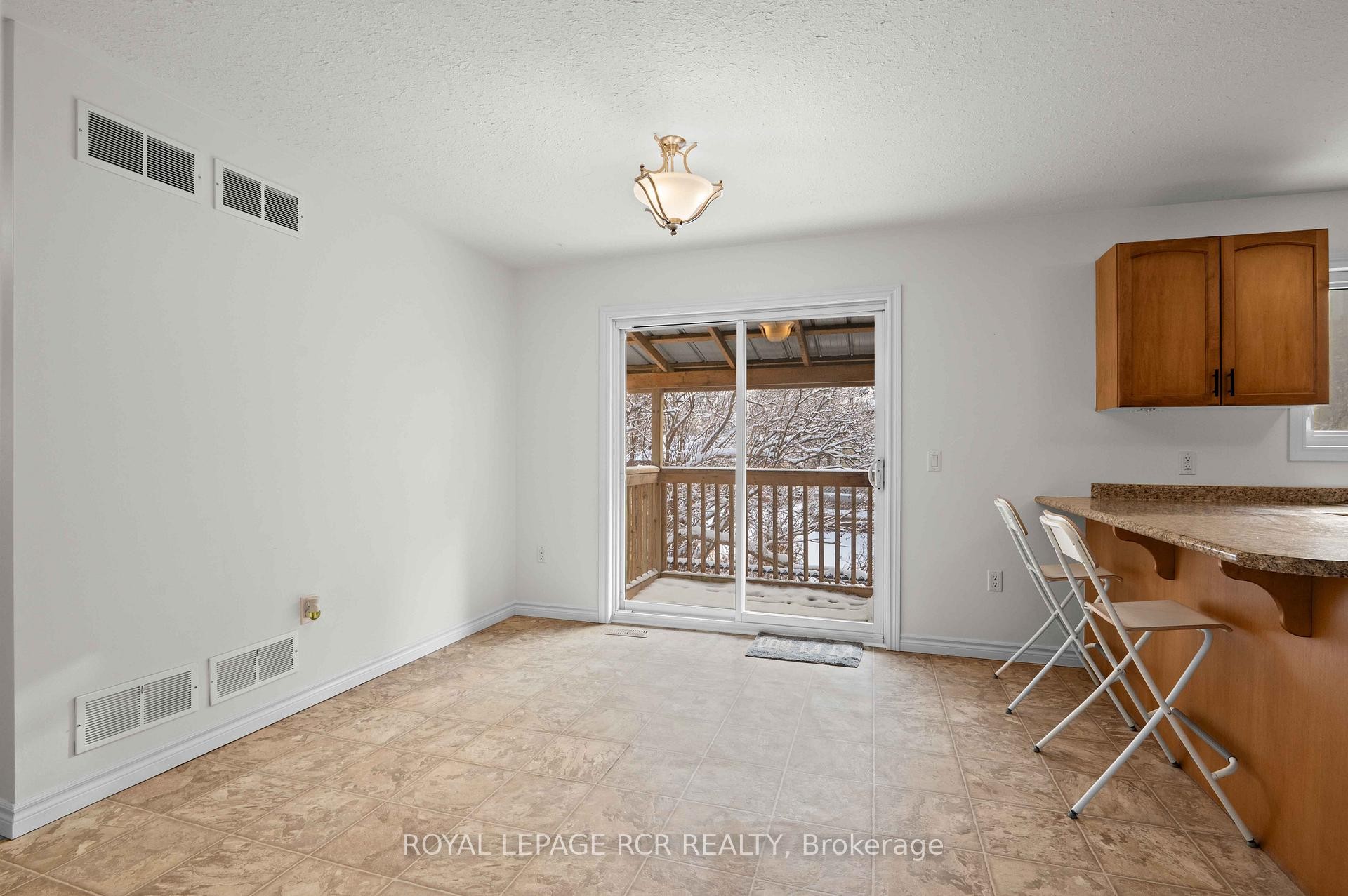 









18637


Hurontario (Hwy 10)

Street,
Caledon,




ON
L7K 0X9

