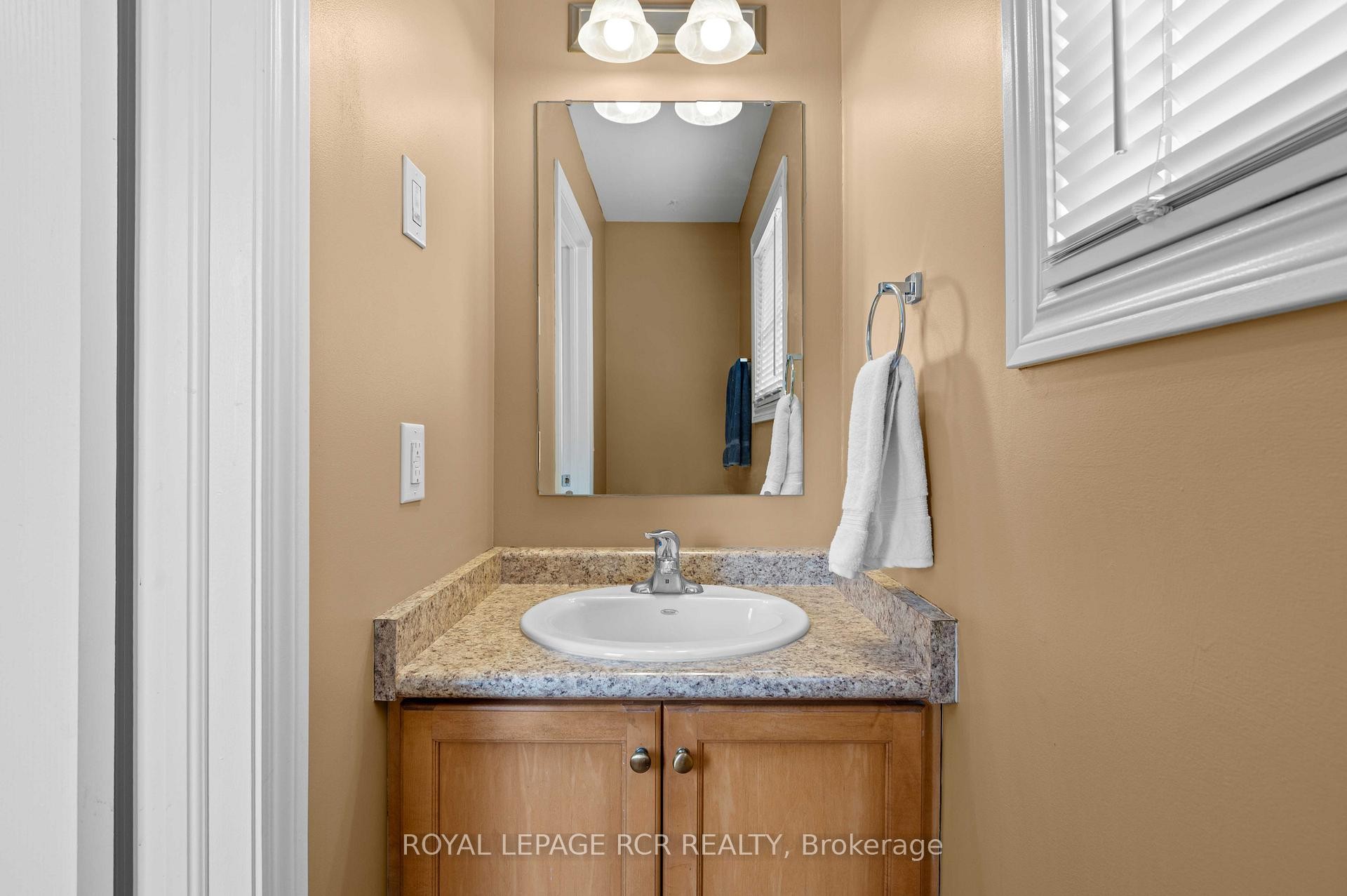 









18637


Hurontario (Hwy 10)

Street,
Caledon,




ON
L7K 0X9

