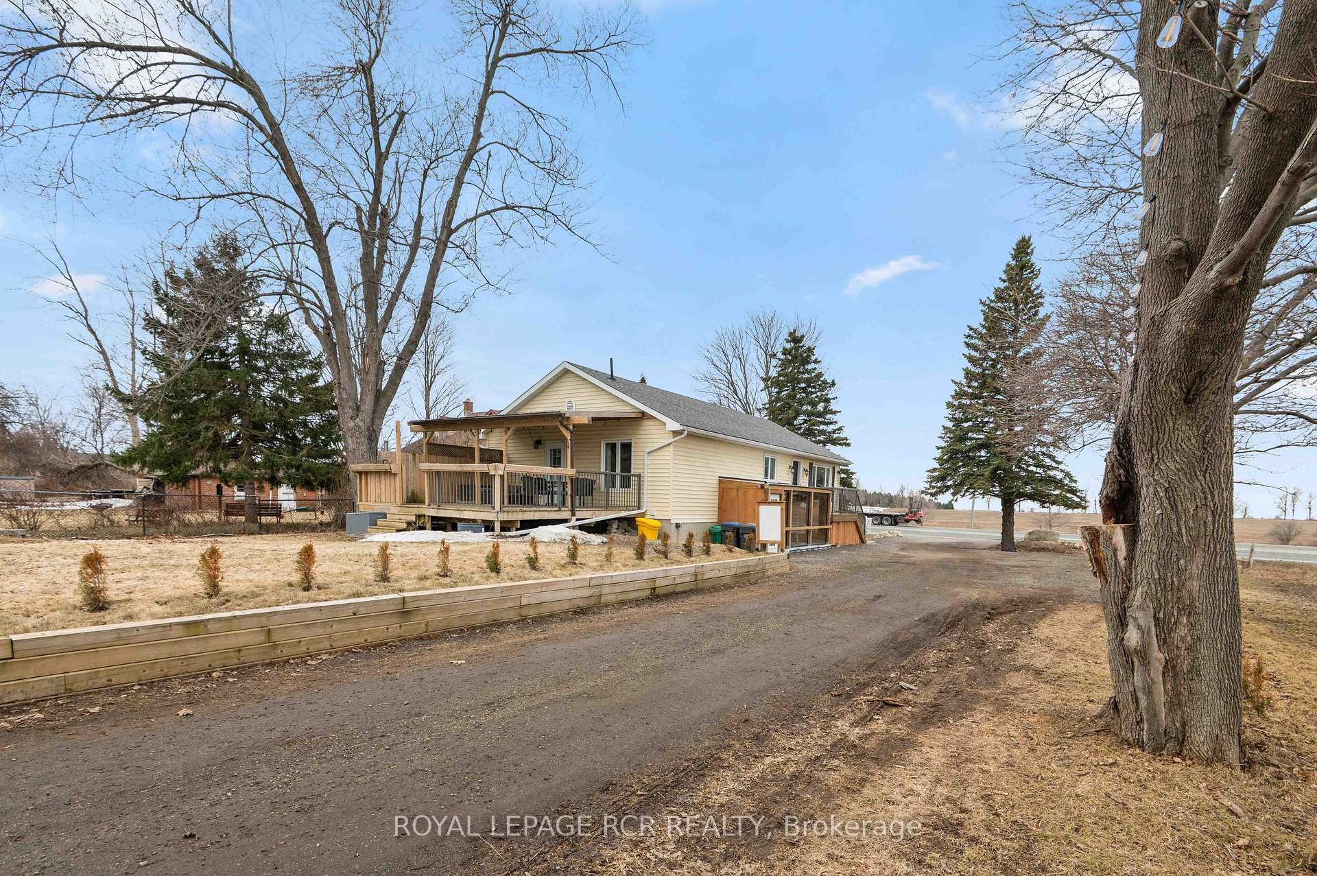 









18637


Hurontario (Hwy 10)

Street,
Caledon,




ON
L7K 0X9

