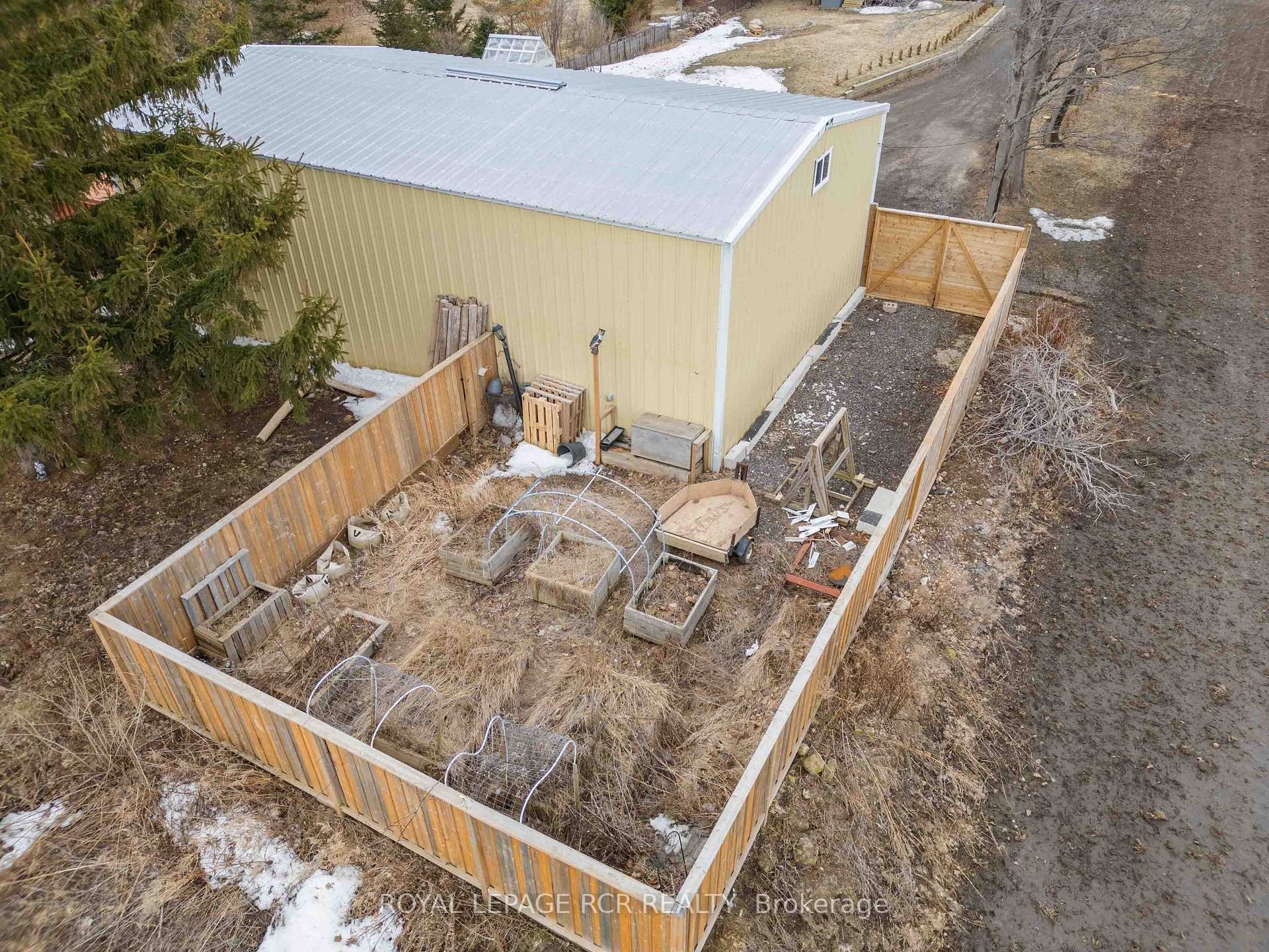 









18637


Hurontario (Hwy 10)

Street,
Caledon,




ON
L7K 0X9

