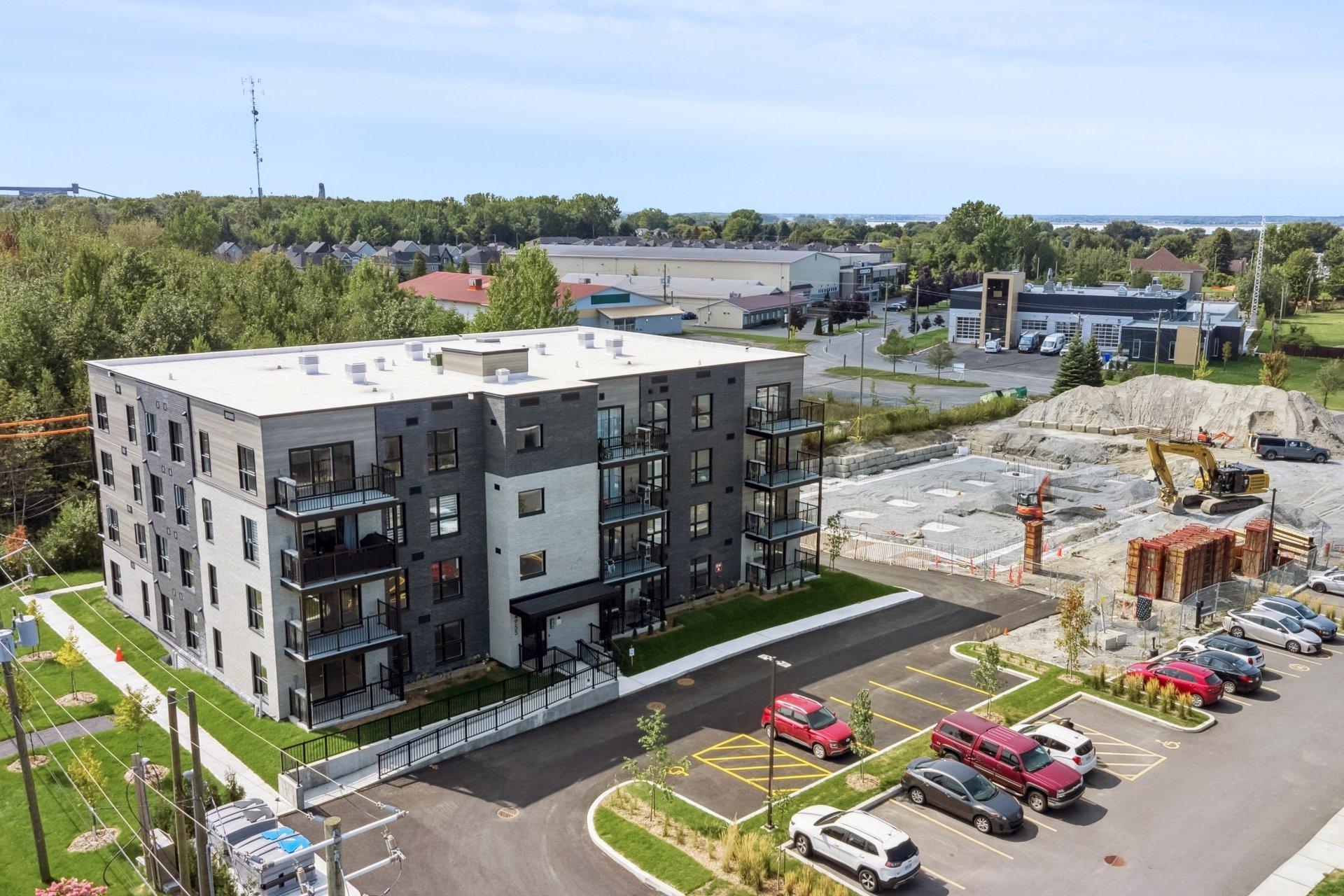 









4935


Rue des Ormes

, 3302,
Contrecoeur,




QC
J0L1C0

