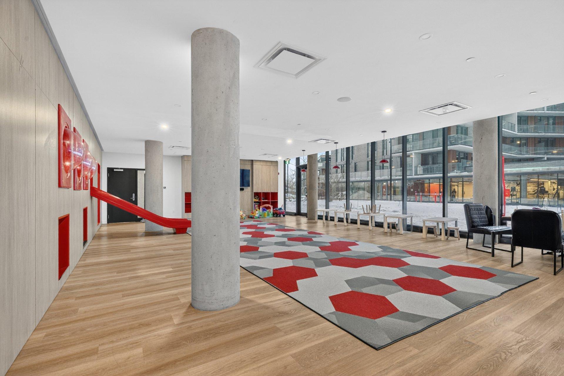 









200


Boul. Marcel-Laurin

, 709,
Montréal (Saint-Laurent),




QC
H4M0B1

