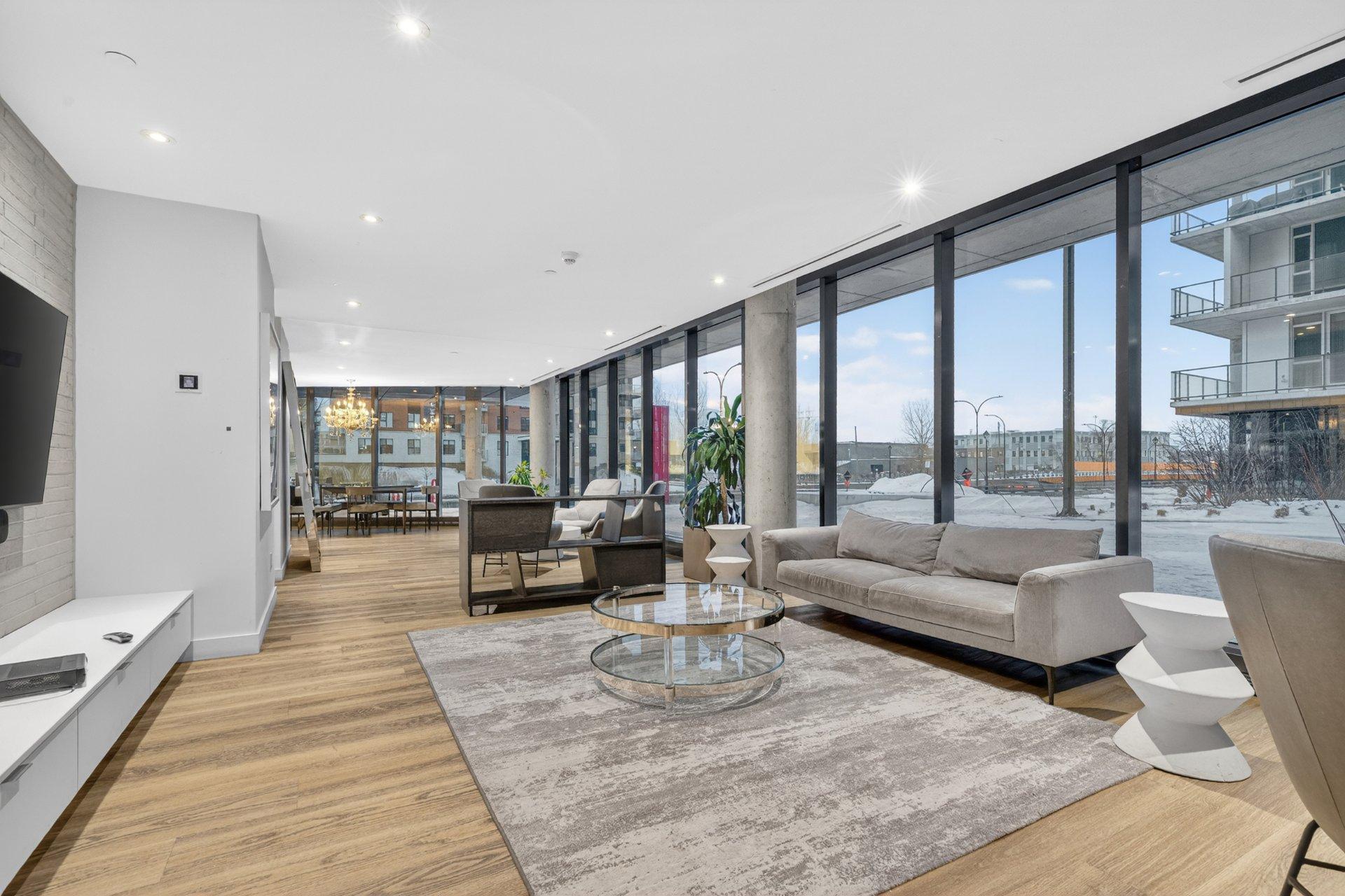 









200


Boul. Marcel-Laurin

, 709,
Montréal (Saint-Laurent),




QC
H4M0B1

