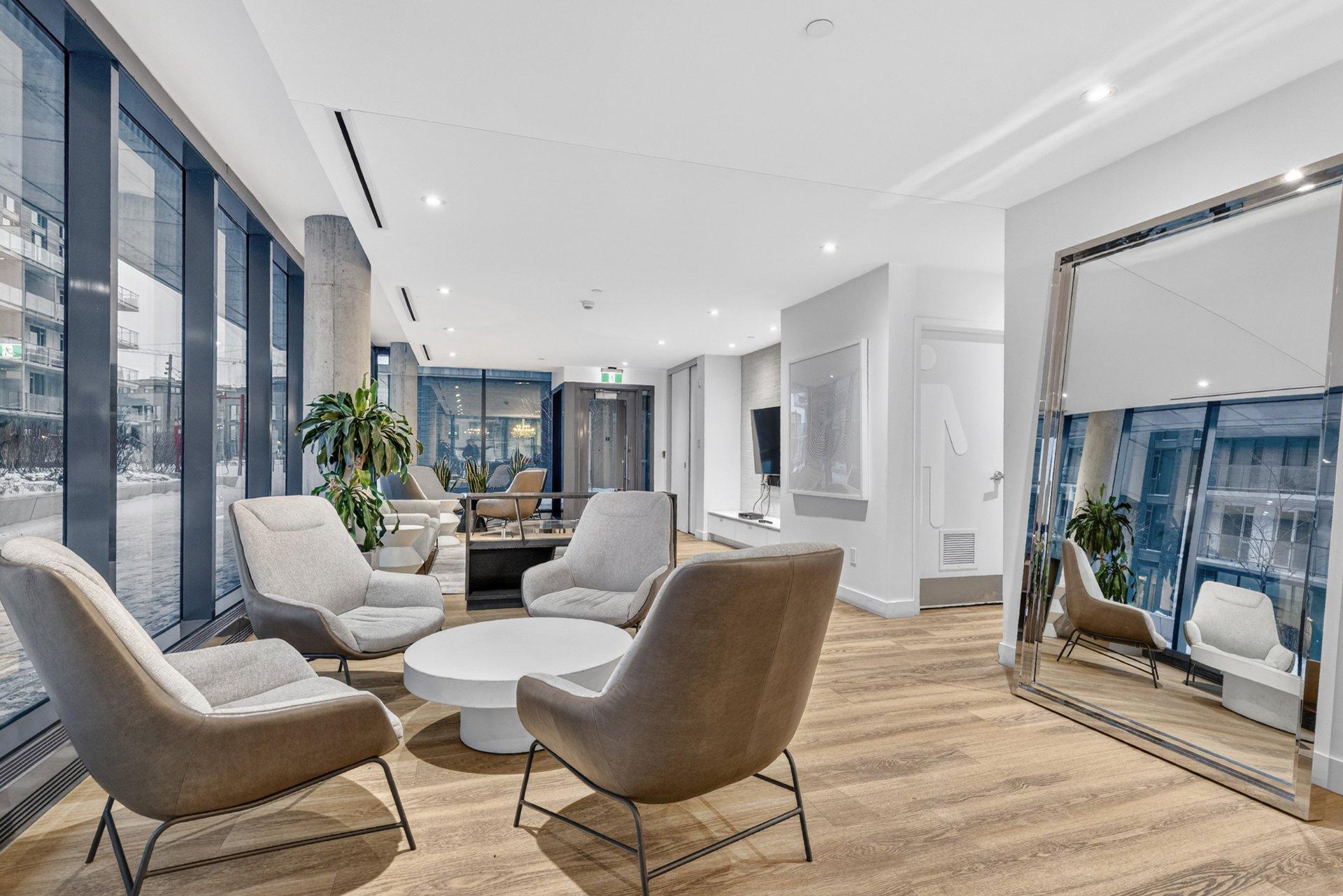 









200


Boul. Marcel-Laurin

, 709,
Montréal (Saint-Laurent),




QC
H4M0B1

