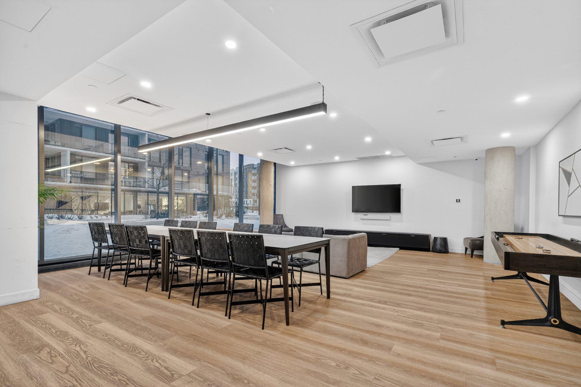 









200


Boul. Marcel-Laurin

, 709,
Montréal (Saint-Laurent),




QC
H4M0B1

