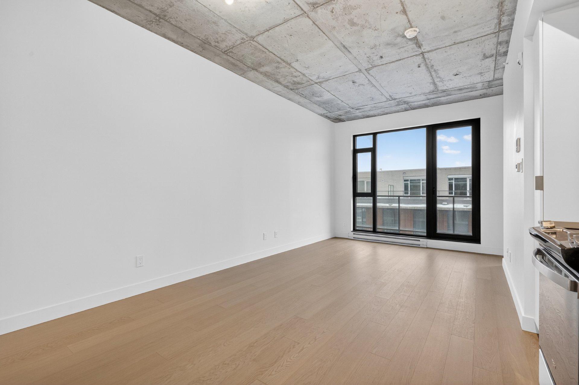 









200


Boul. Marcel-Laurin

, 709,
Montréal (Saint-Laurent),




QC
H4M0B1

