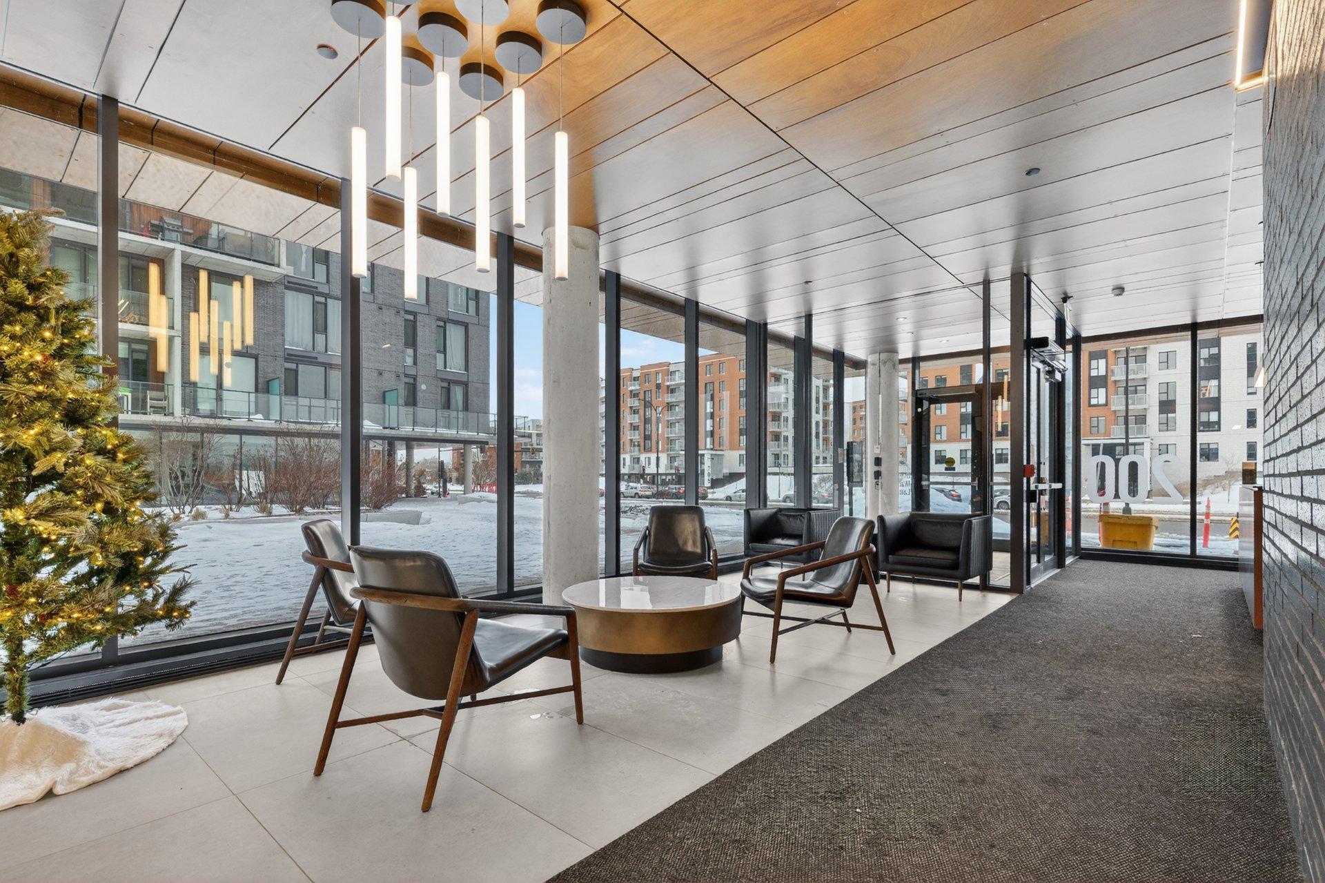 









200


Boul. Marcel-Laurin

, 709,
Montréal (Saint-Laurent),




QC
H4M0B1

