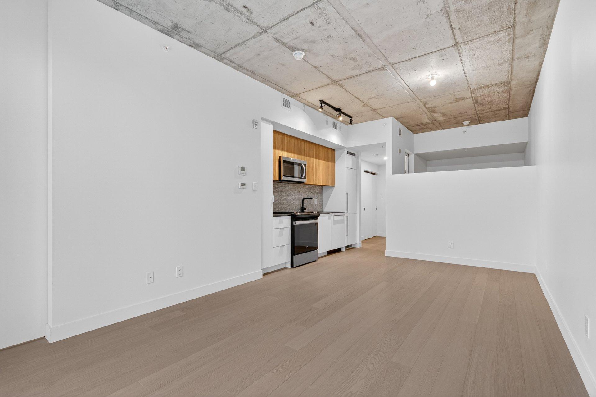 









200


Boul. Marcel-Laurin

, 709,
Montréal (Saint-Laurent),




QC
H4M0B1

