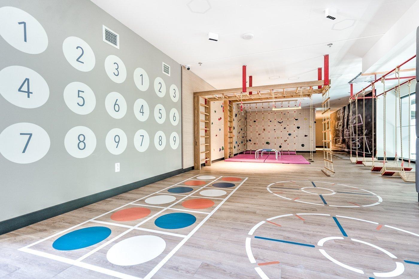 









2020


Boul. René-Lévesque O.

, 712,
Montréal (Ville-Marie),




QC
H3H0B4

