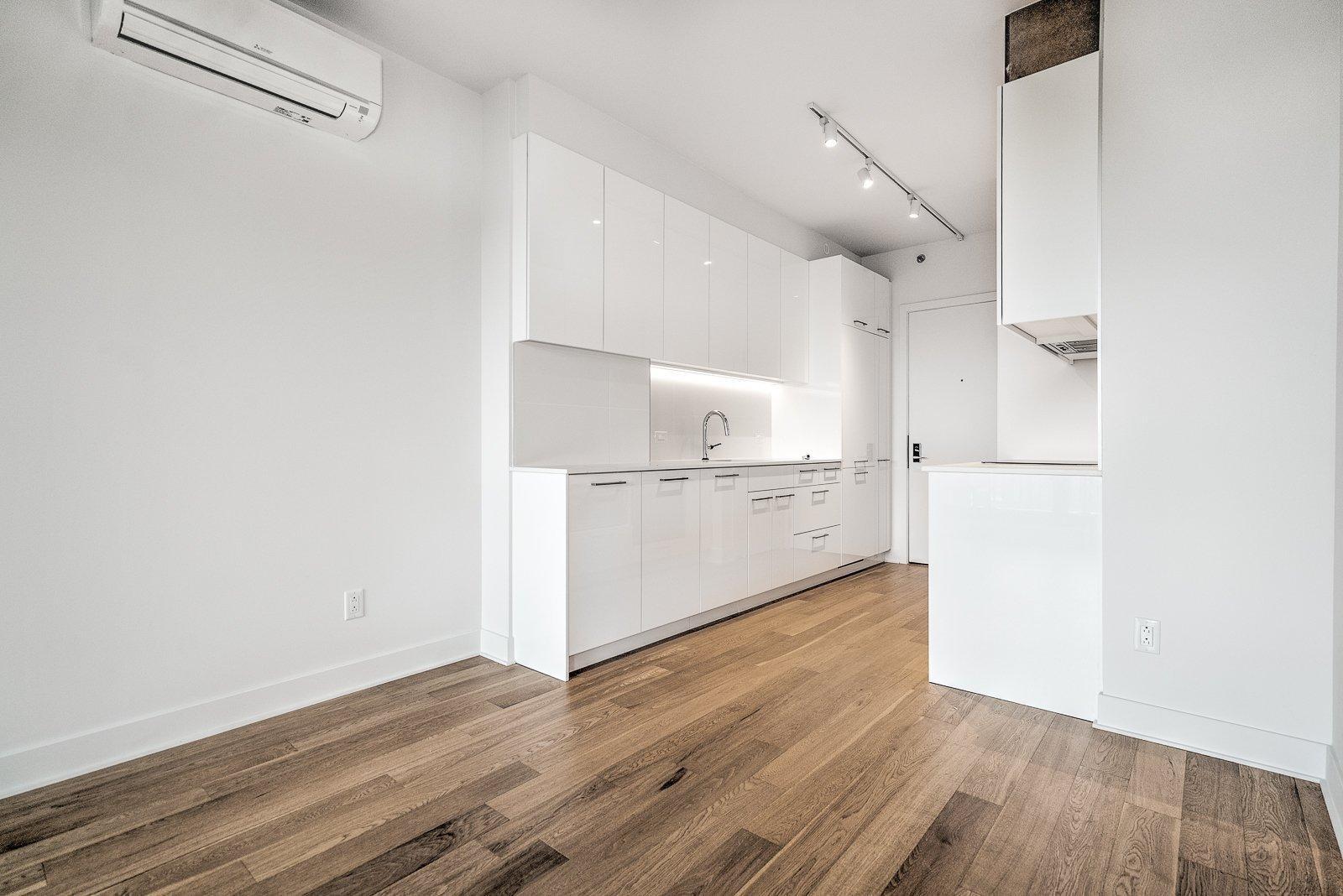 









2020


Boul. René-Lévesque O.

, 712,
Montréal (Ville-Marie),




QC
H3H0B4

