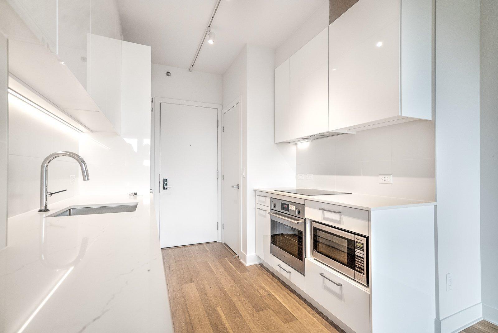 









2020


Boul. René-Lévesque O.

, 712,
Montréal (Ville-Marie),




QC
H3H0B4

