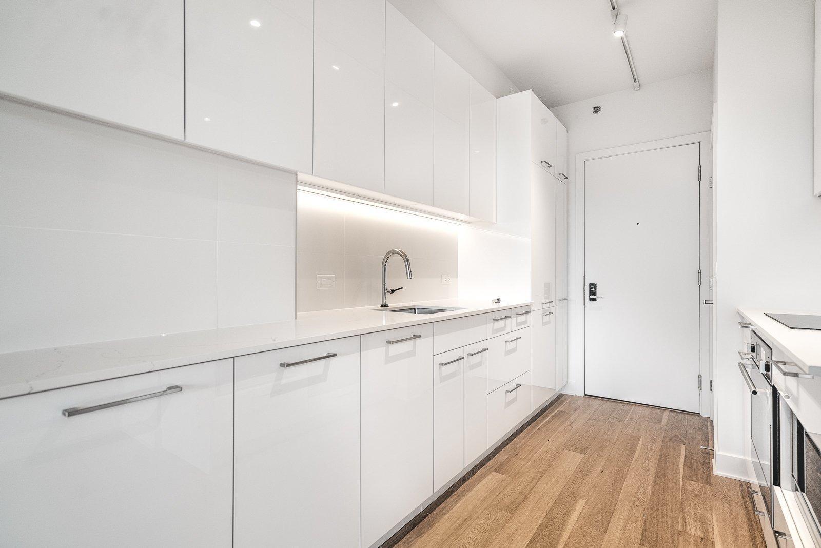 









2020


Boul. René-Lévesque O.

, 712,
Montréal (Ville-Marie),




QC
H3H0B4

