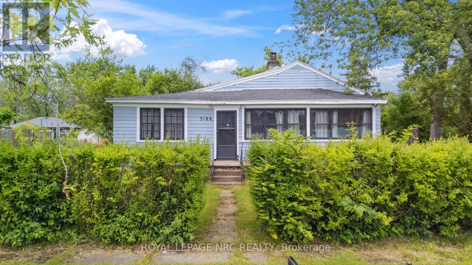 












3188 YOUNG AVENUE

,
Fort Erie (Ridgeway),




Ontario
L0S1N0

