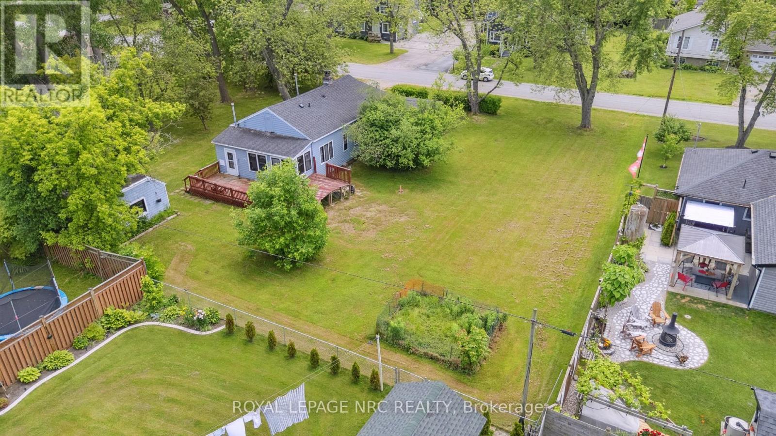 












3188 YOUNG AVENUE

,
Fort Erie (Ridgeway),




Ontario
L0S1N0

