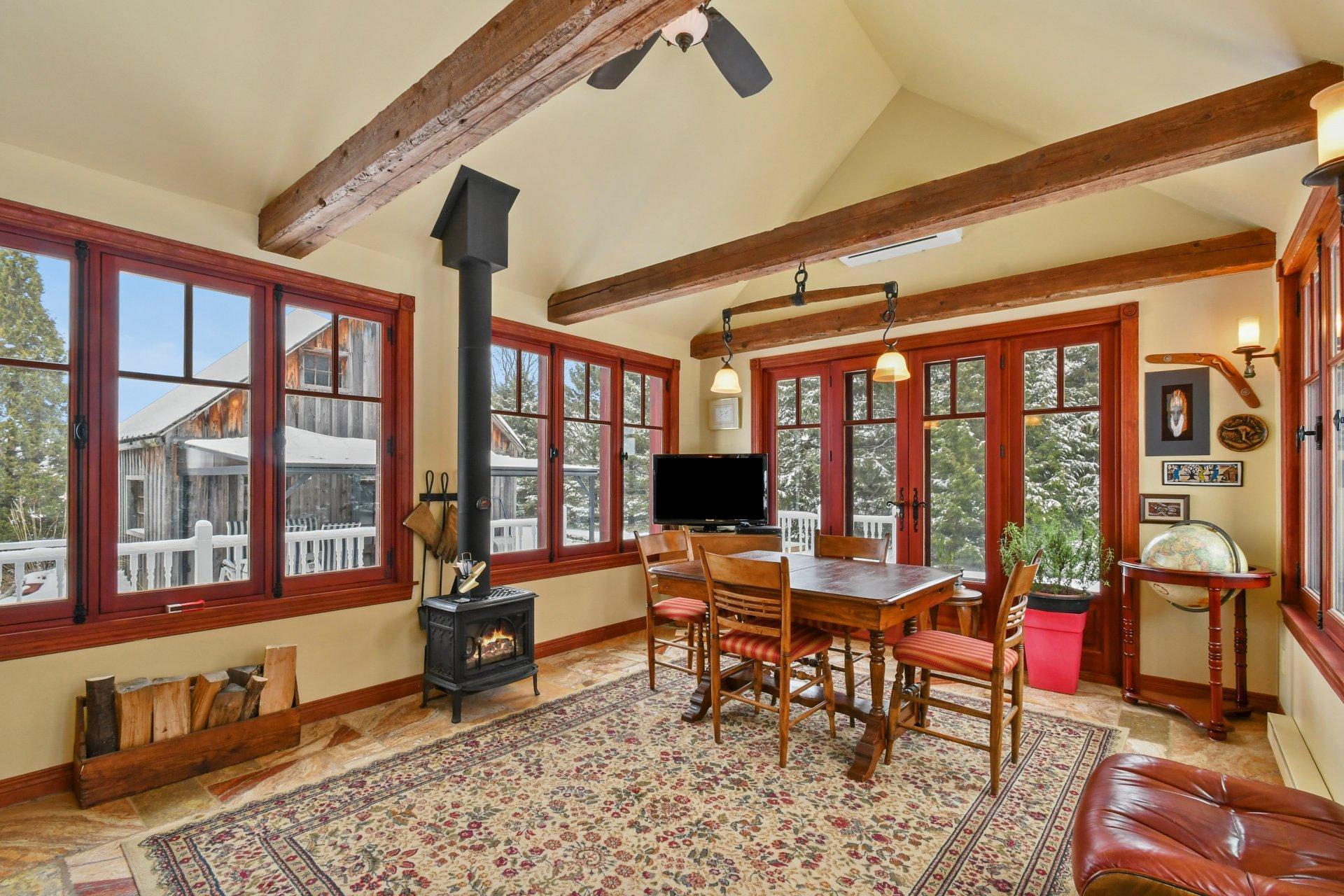 









77


Route 221

,
Saint-Cyprien-de-Napierville,




QC
J0J1L0

