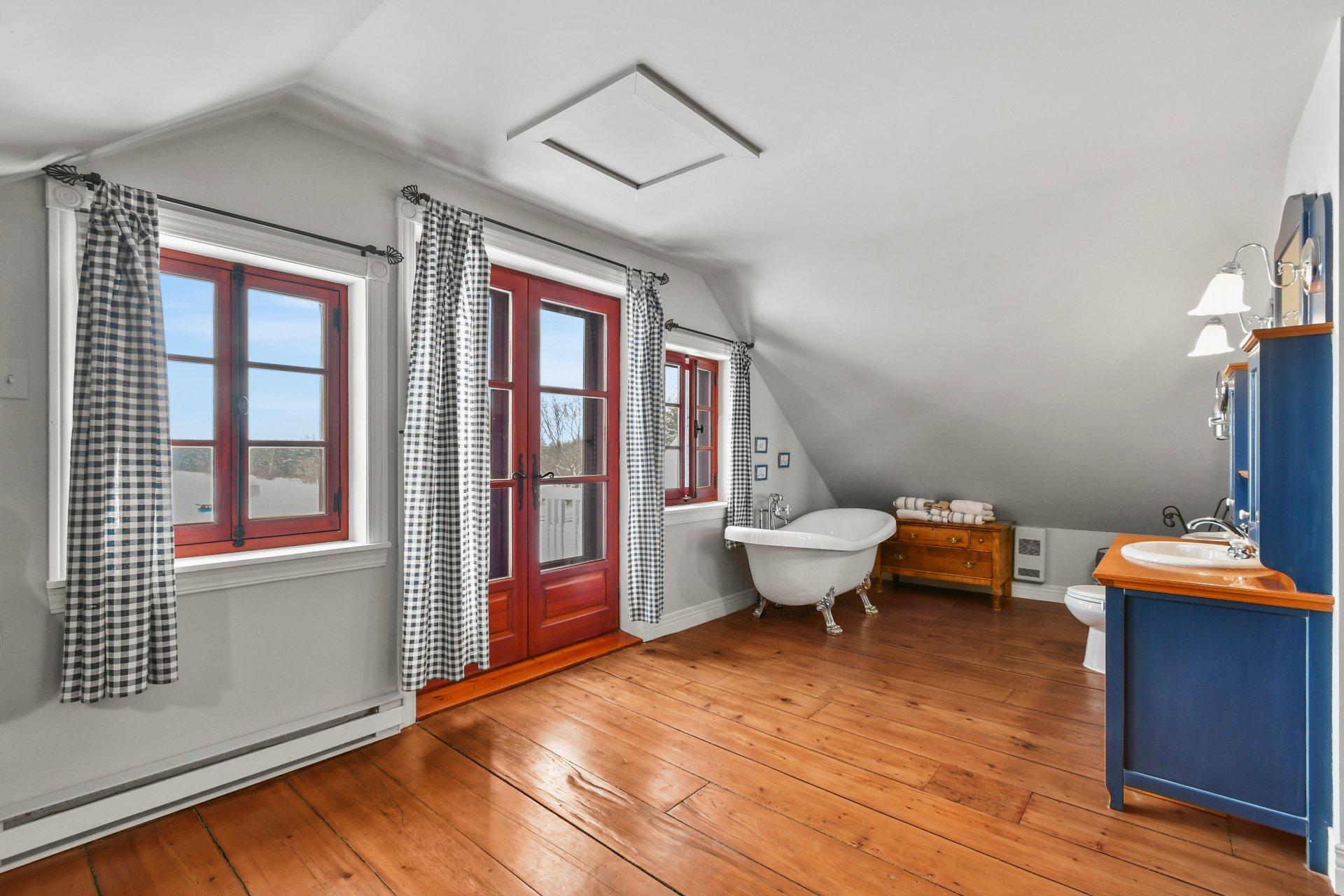 









77


Route 221

,
Saint-Cyprien-de-Napierville,




QC
J0J1L0

