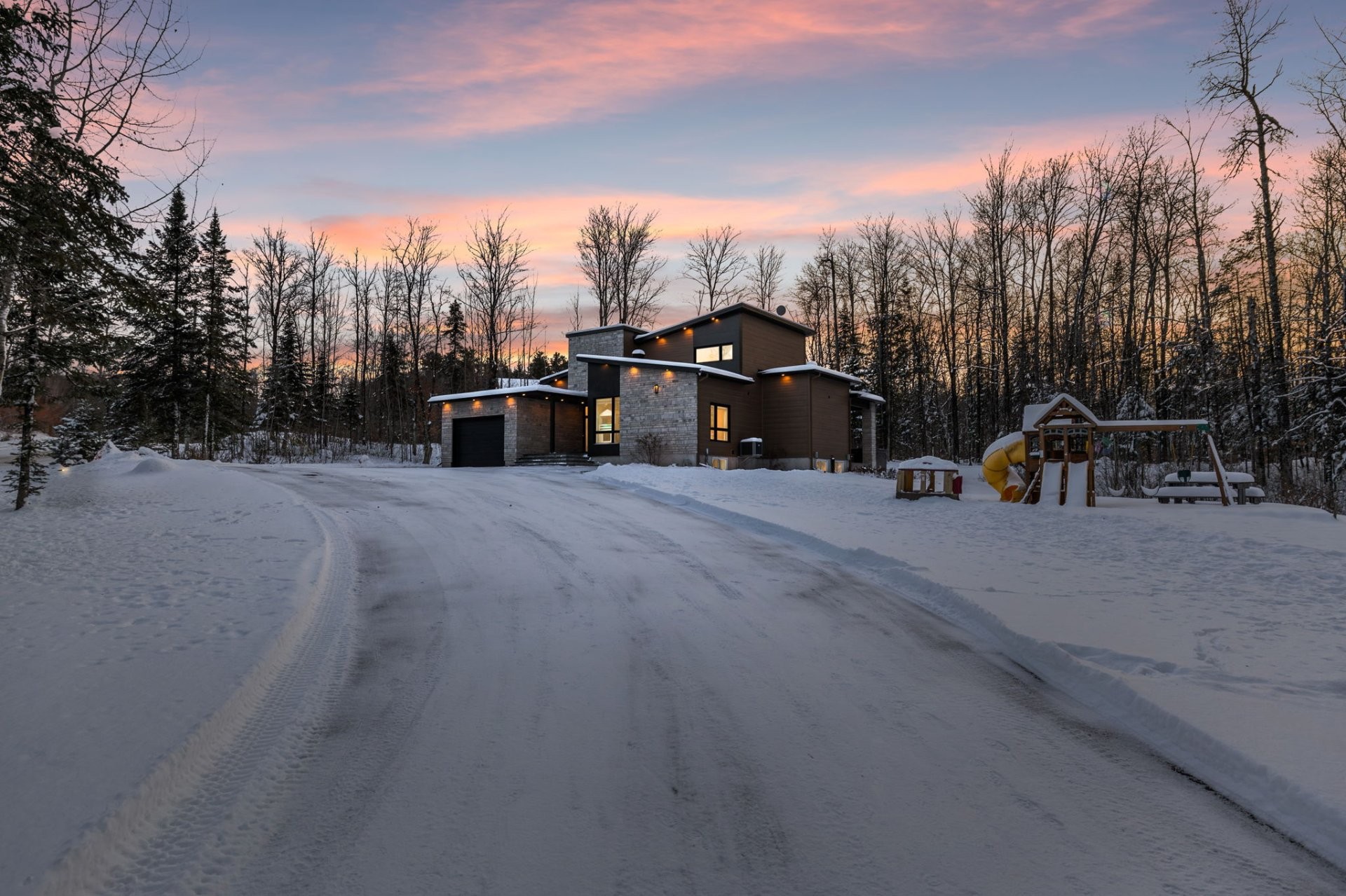 









4


Ch. du Havre

,
Val-des-Monts,




QC
J8N0B4

