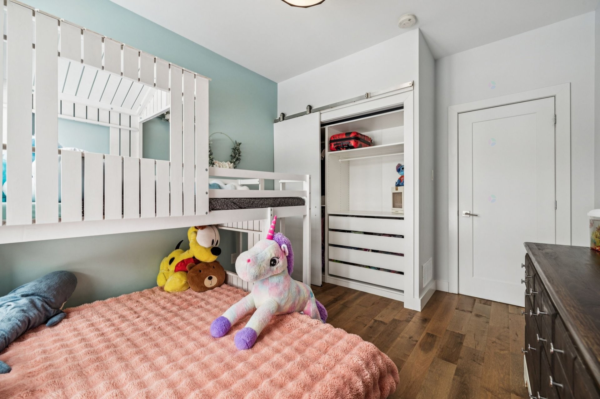 









4


Ch. du Havre

,
Val-des-Monts,




QC
J8N0B4

