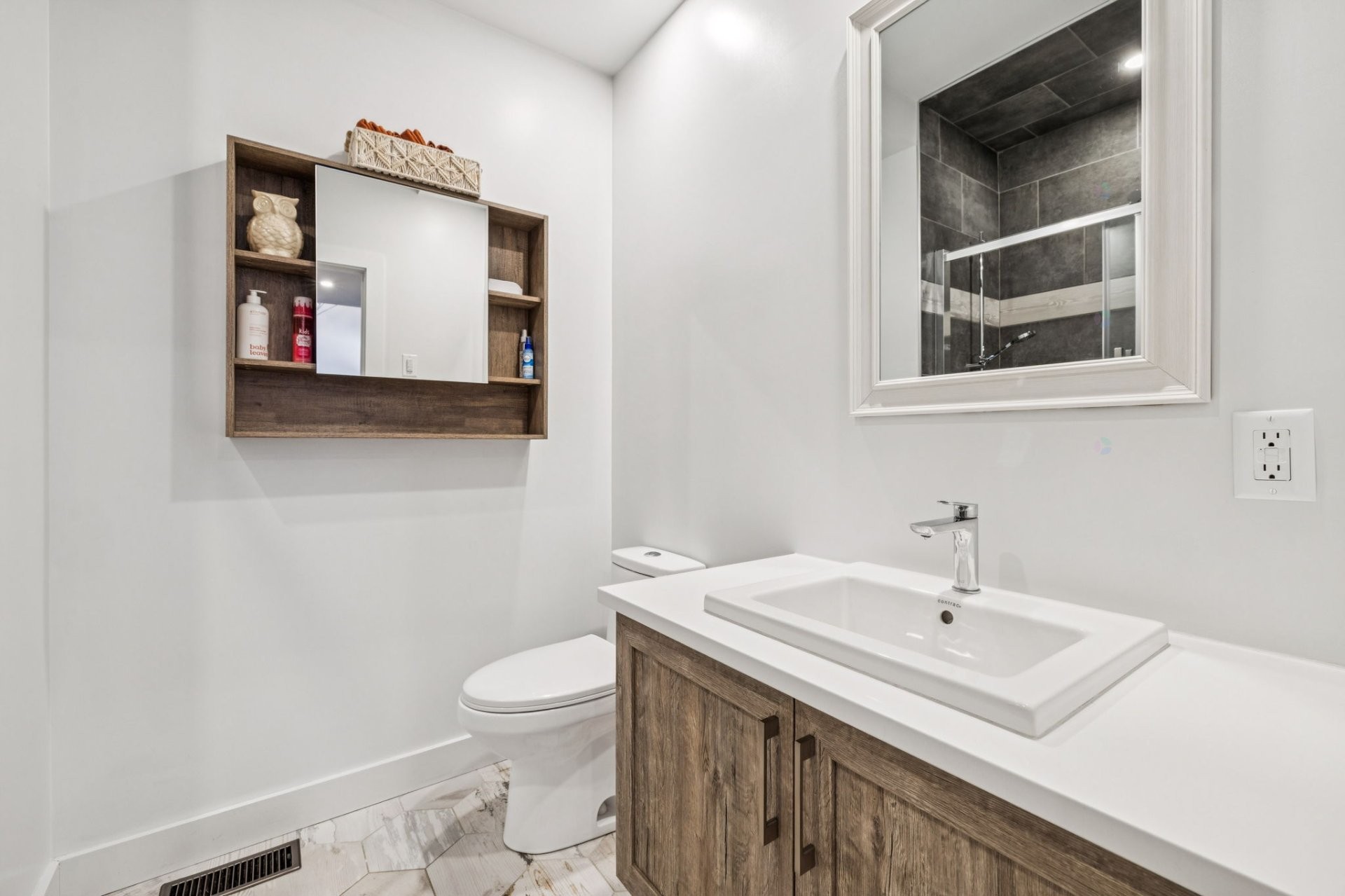 









4


Ch. du Havre

,
Val-des-Monts,




QC
J8N0B4

