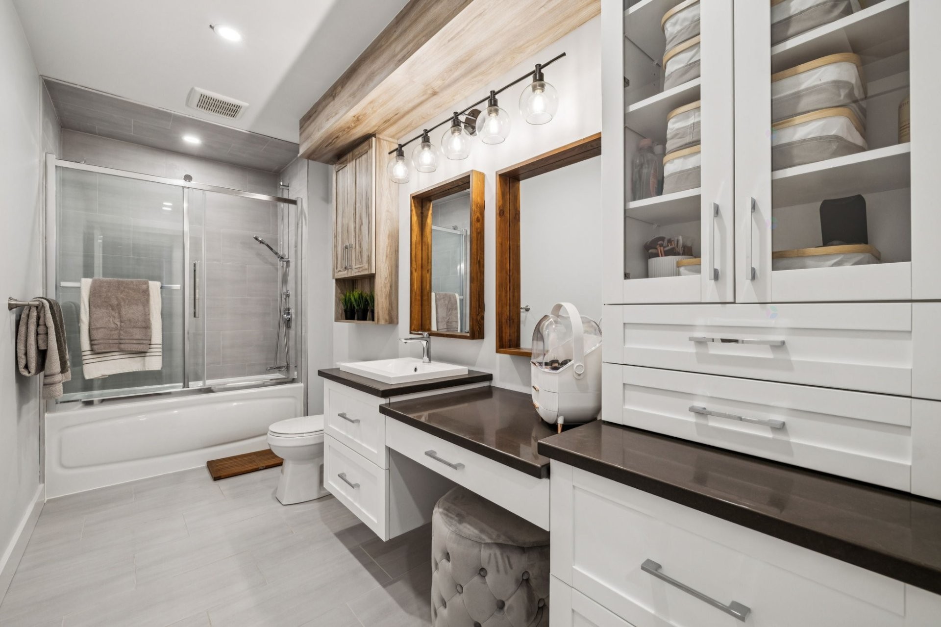 









4


Ch. du Havre

,
Val-des-Monts,




QC
J8N0B4

