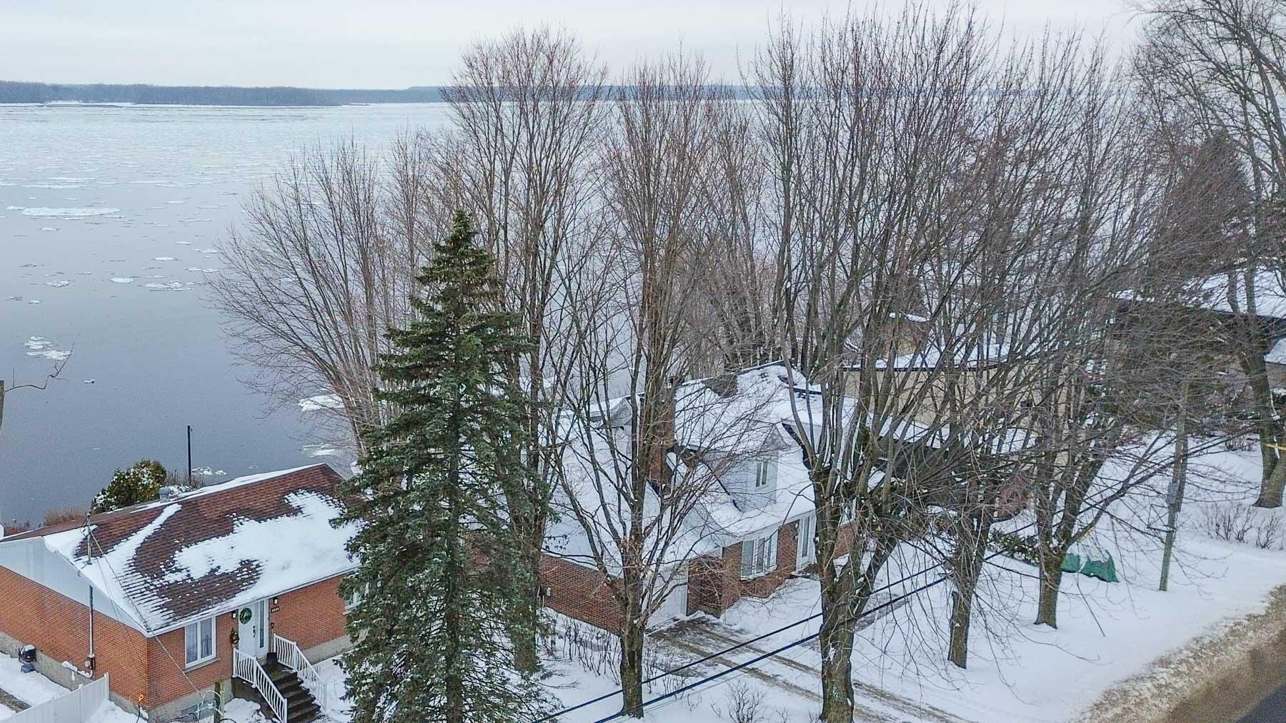 









3540


Rue Notre-Dame E.

,
Trois-Rivières,




QC
G8V1Z2

