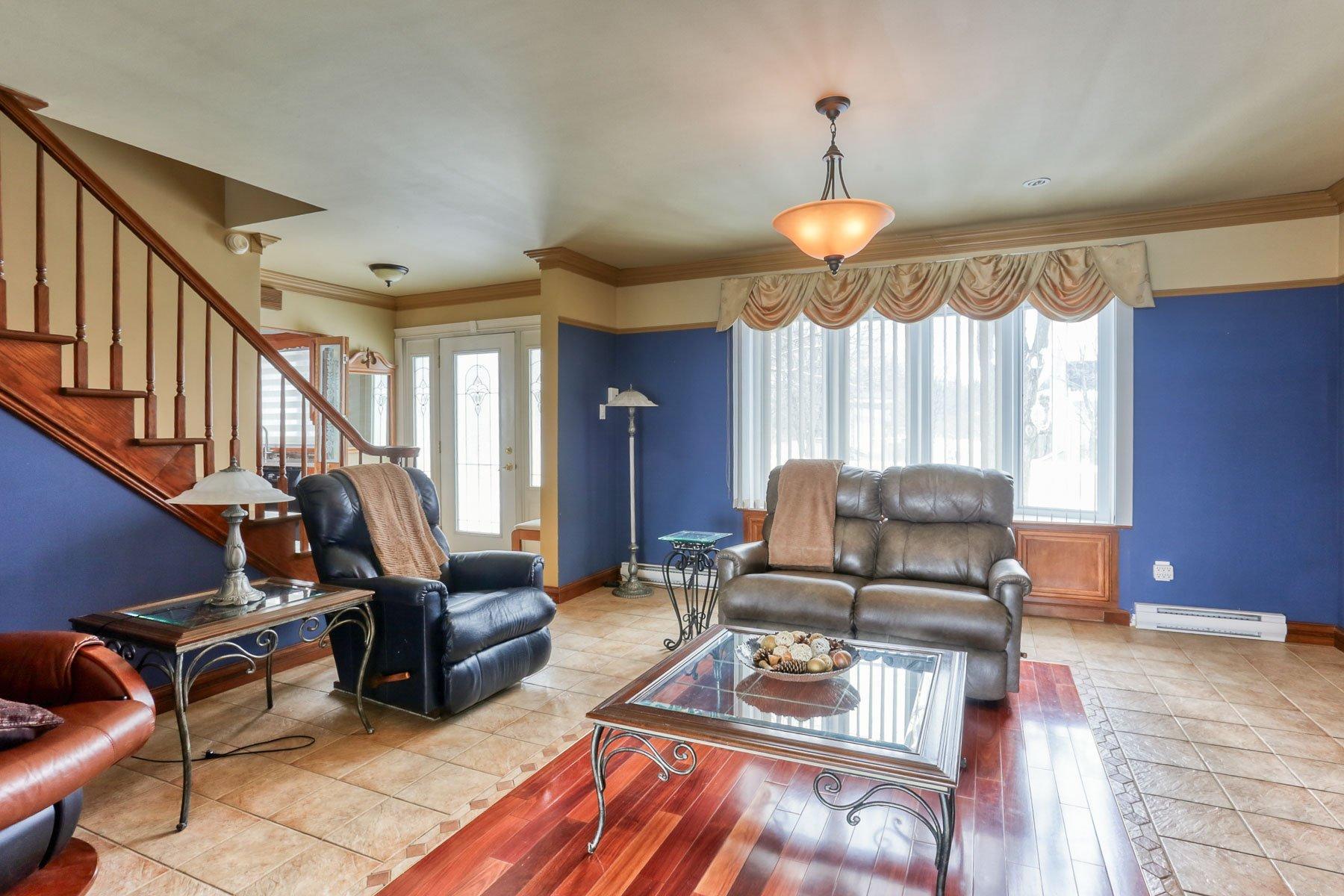 









3540


Rue Notre-Dame E.

,
Trois-Rivières,




QC
G8V1Z2

