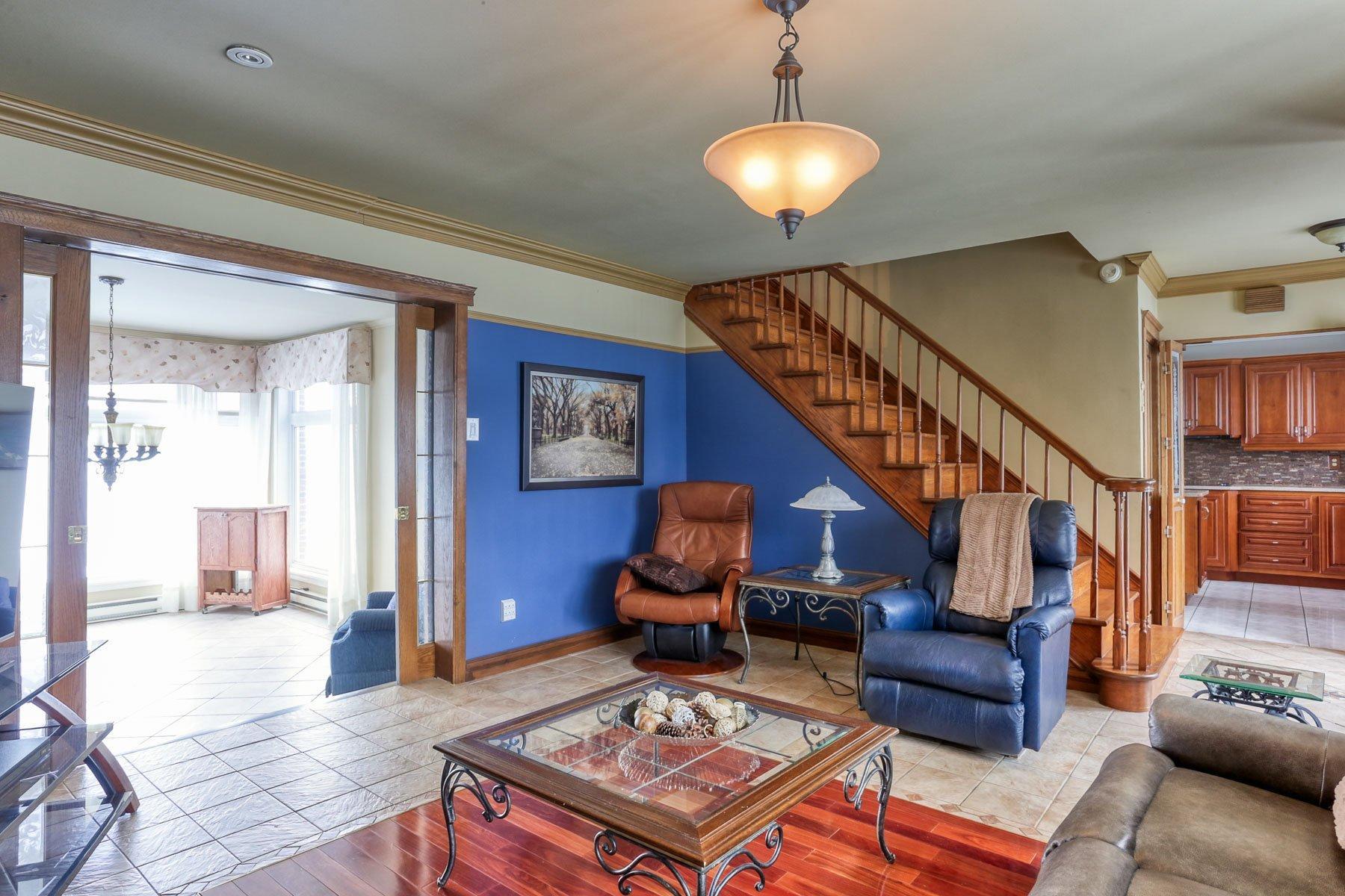 









3540


Rue Notre-Dame E.

,
Trois-Rivières,




QC
G8V1Z2

