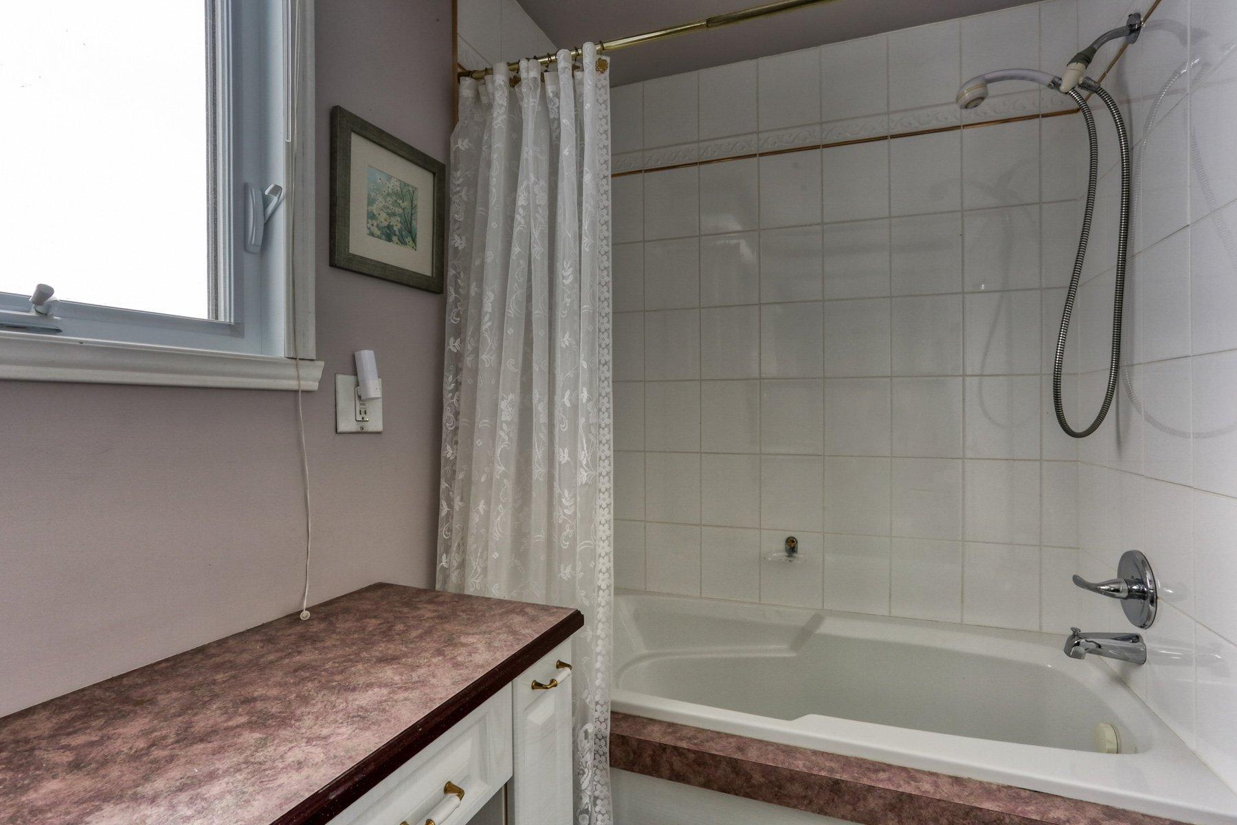 









3540


Rue Notre-Dame E.

,
Trois-Rivières,




QC
G8V1Z2

