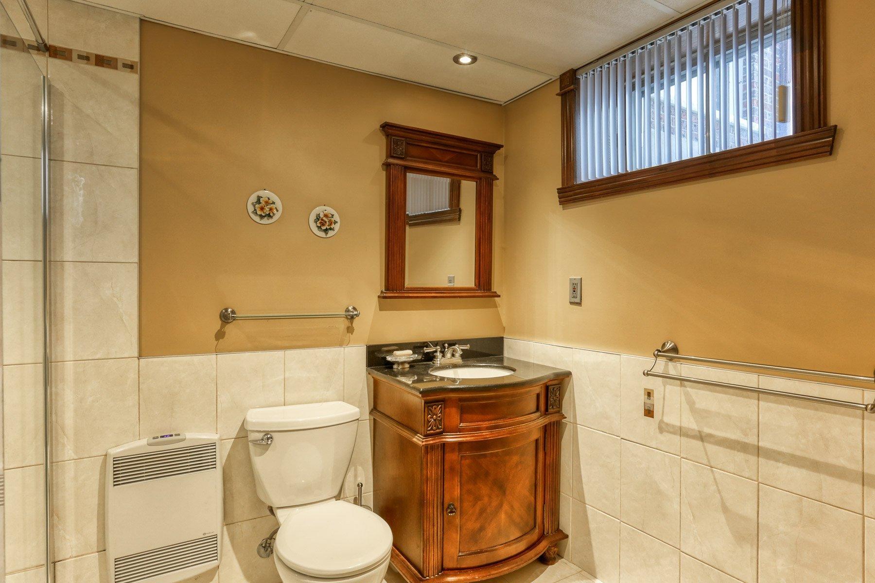 









3540


Rue Notre-Dame E.

,
Trois-Rivières,




QC
G8V1Z2

