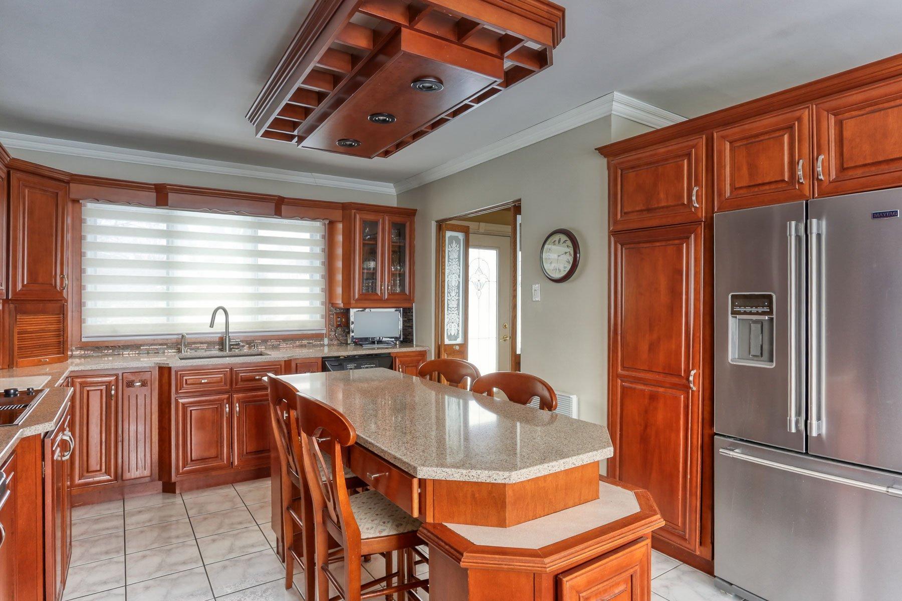 









3540


Rue Notre-Dame E.

,
Trois-Rivières,




QC
G8V1Z2

