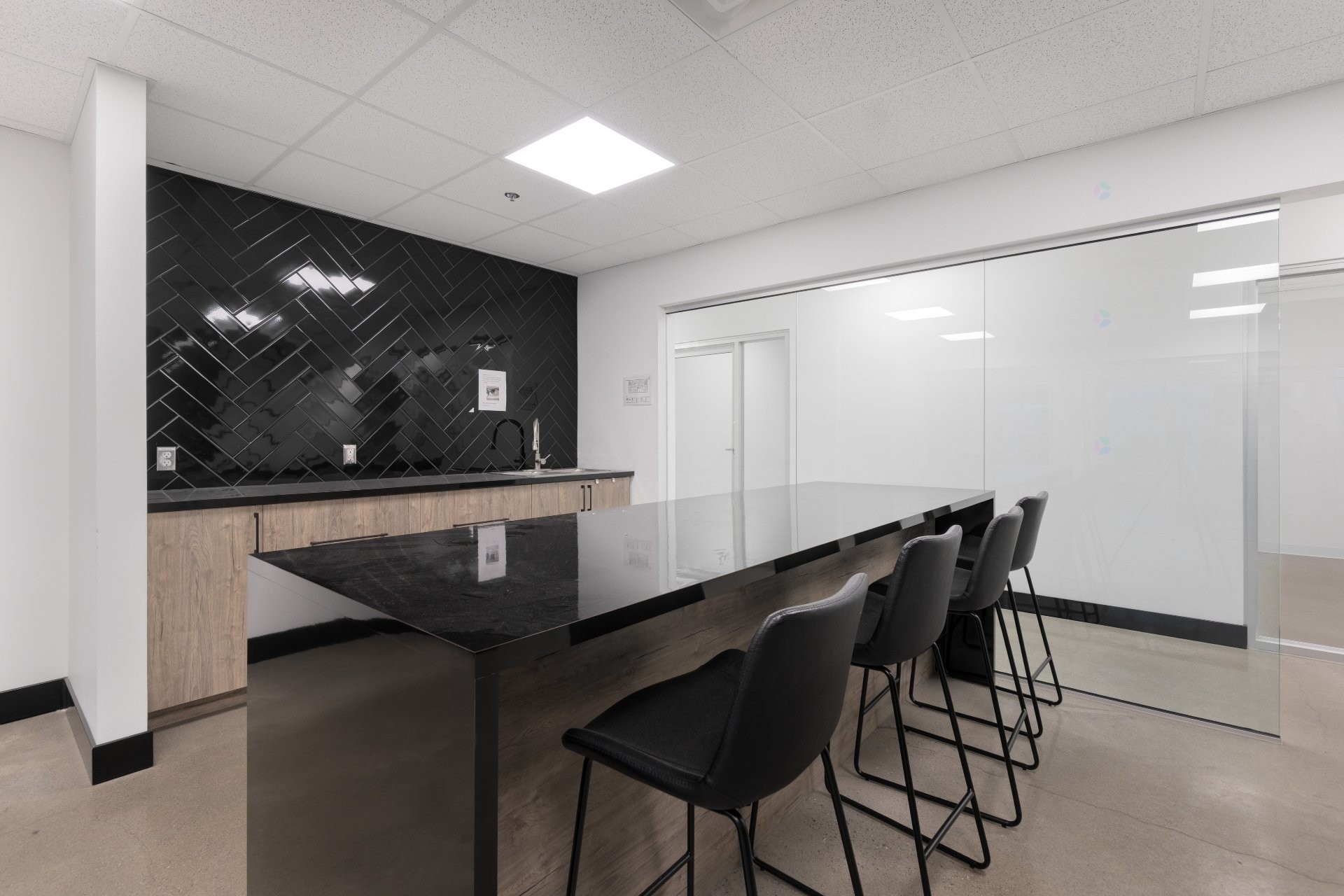 









2490


Rue Alfred-Nobel

, E,
Drummondville,




QC
J2A0N2

