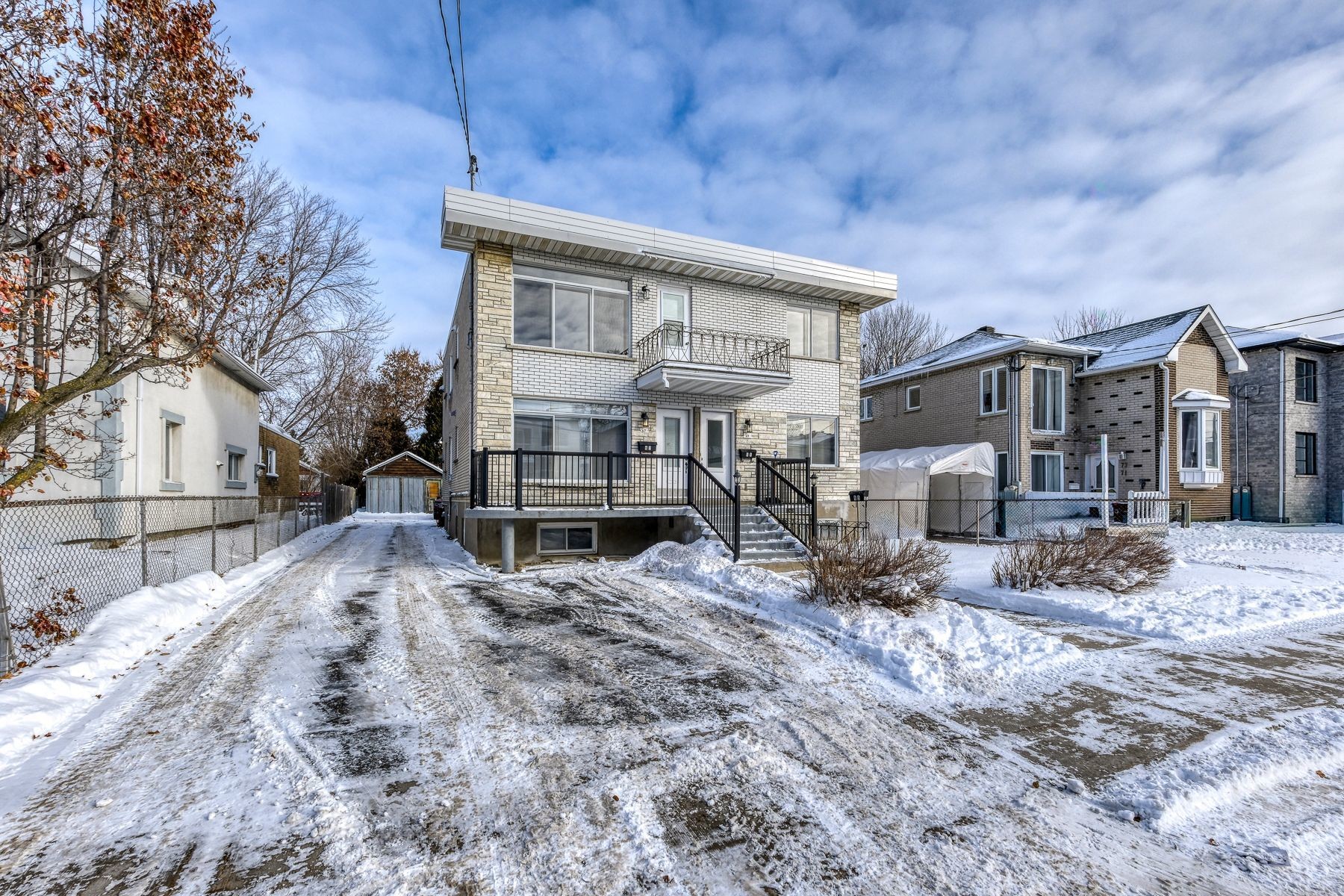 









65

 - 69


Rue Léo

,
Longueuil (Le Vieux-Longueuil),




QC
J4G1J2

