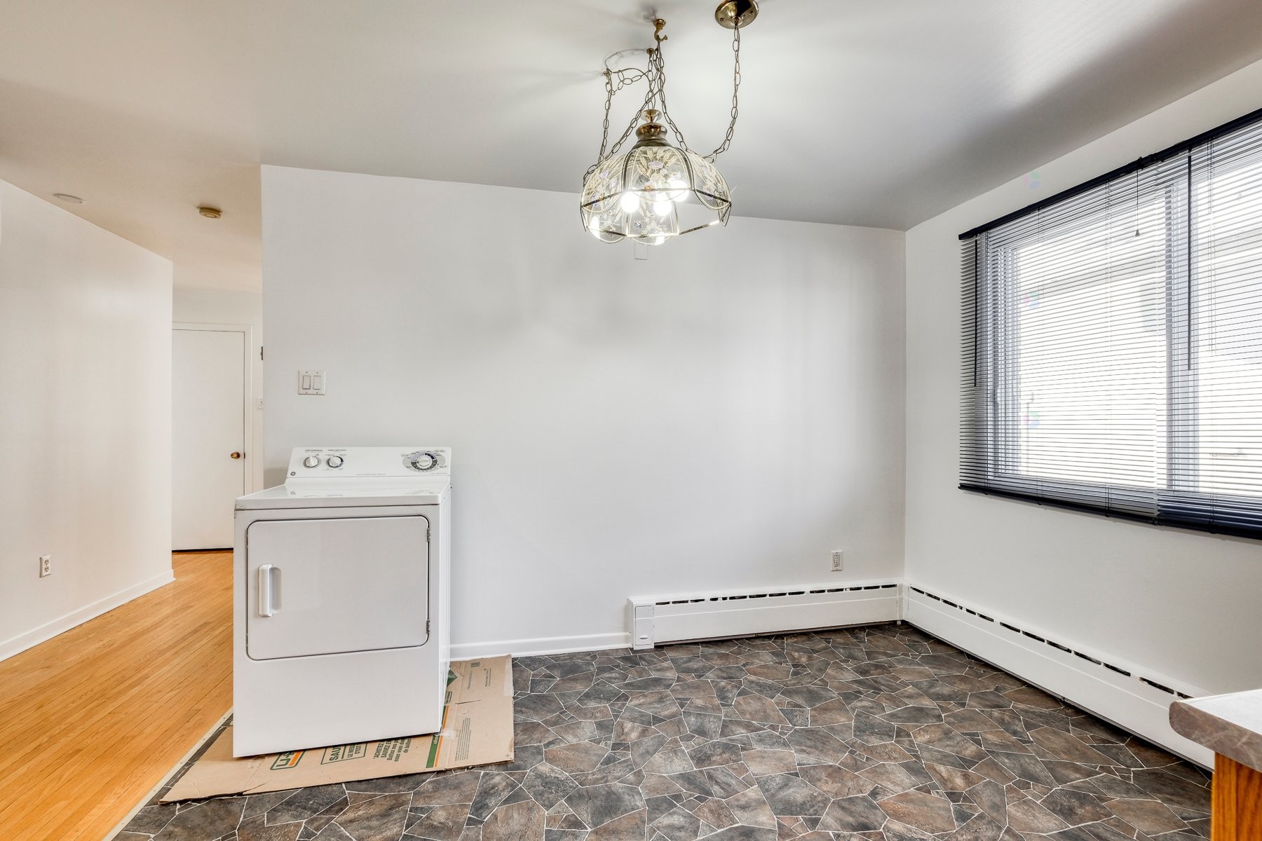 









65

 - 69


Rue Léo

,
Longueuil (Le Vieux-Longueuil),




QC
J4G1J2

