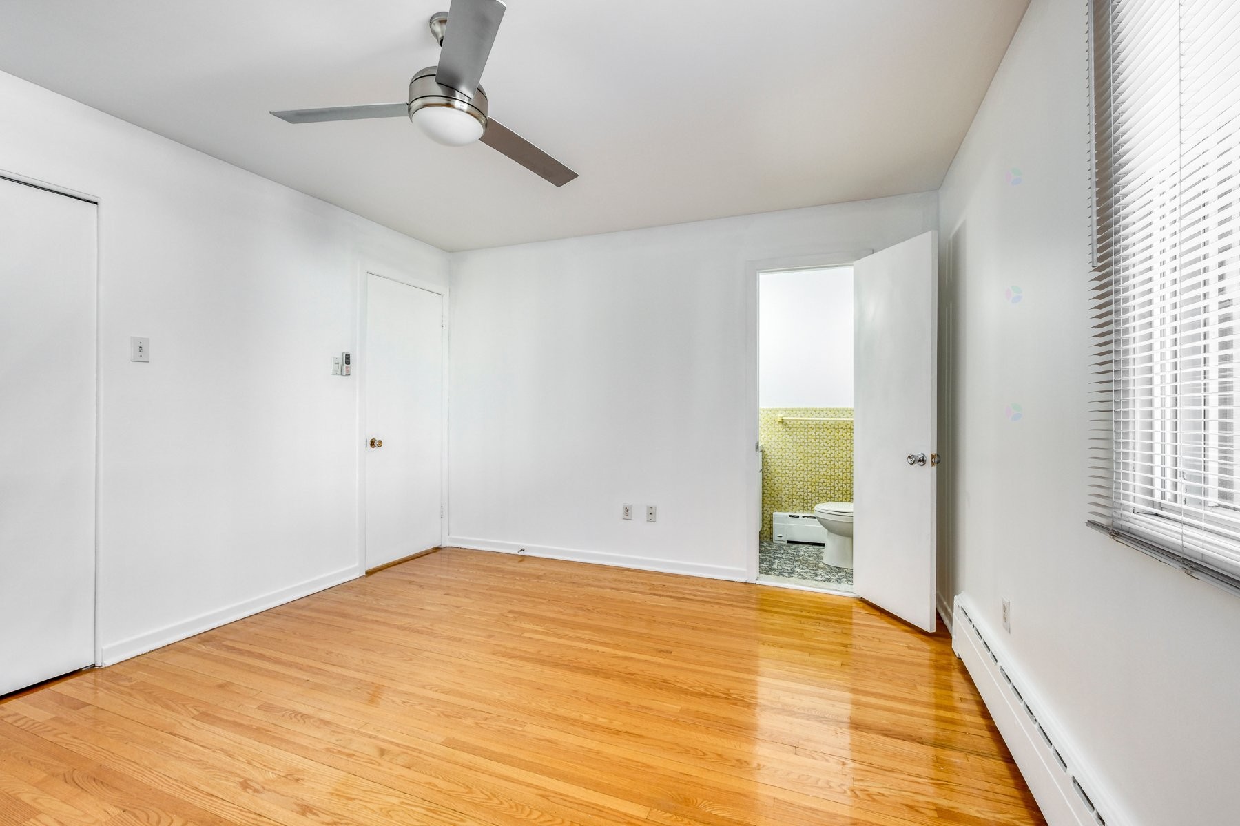 









65

 - 69


Rue Léo

,
Longueuil (Le Vieux-Longueuil),




QC
J4G1J2

