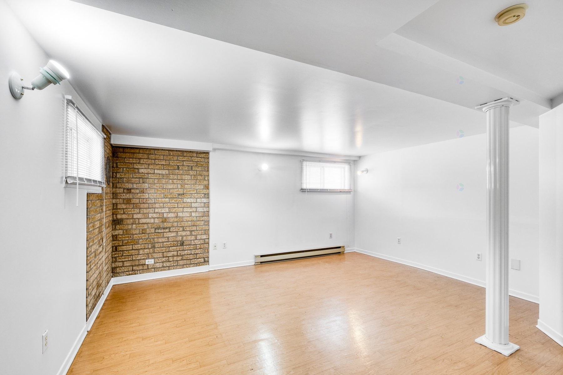 









65

 - 69


Rue Léo

,
Longueuil (Le Vieux-Longueuil),




QC
J4G1J2

