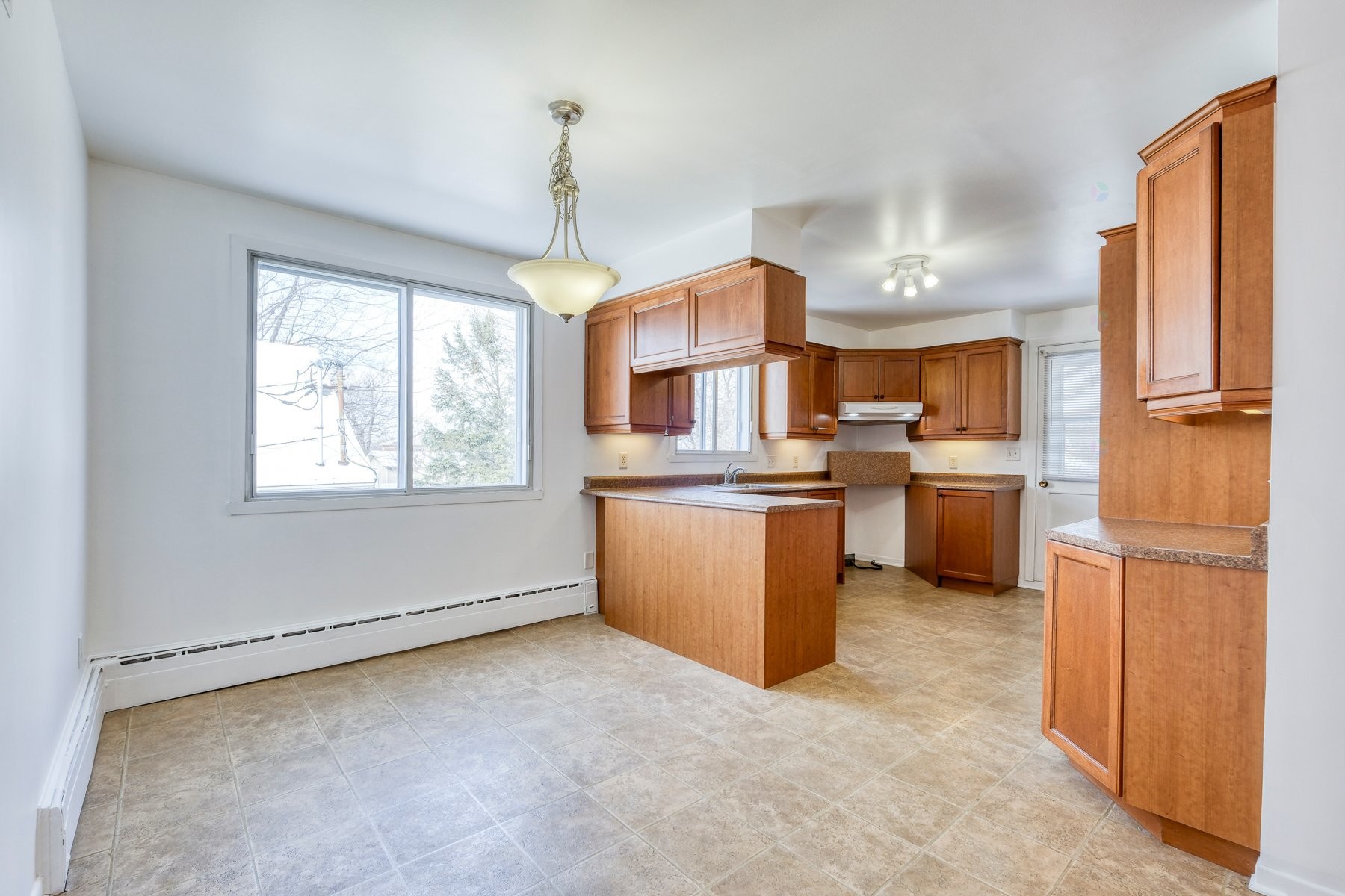 









65

 - 69


Rue Léo

,
Longueuil (Le Vieux-Longueuil),




QC
J4G1J2

