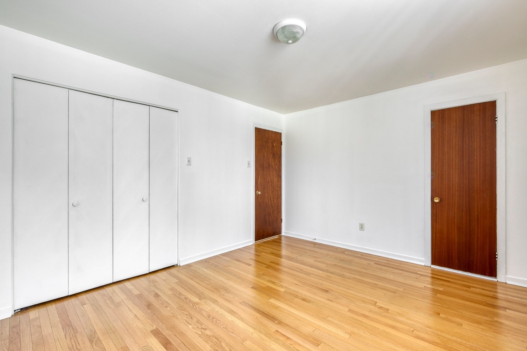 









65

 - 69


Rue Léo

,
Longueuil (Le Vieux-Longueuil),




QC
J4G1J2

