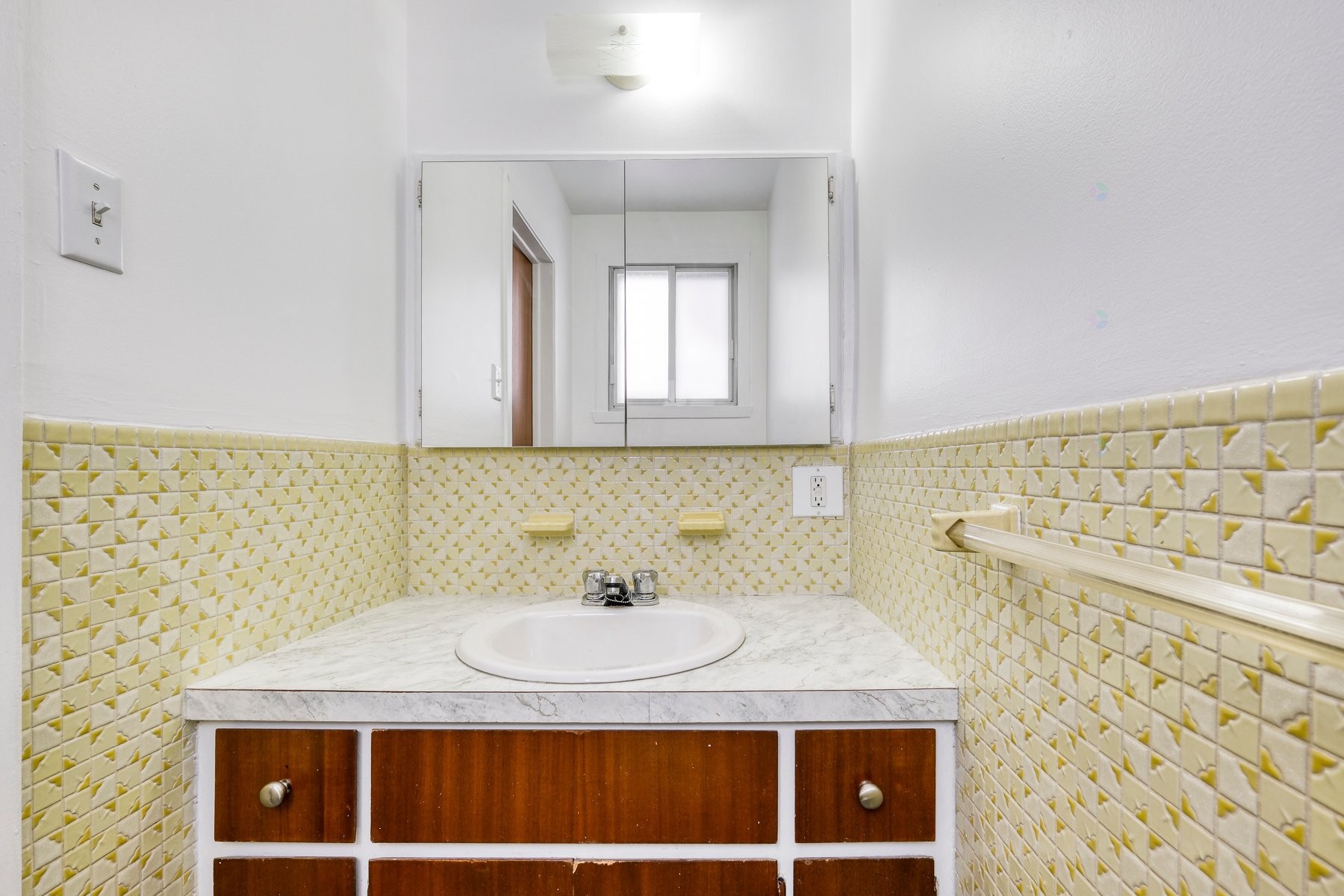 









65

 - 69


Rue Léo

,
Longueuil (Le Vieux-Longueuil),




QC
J4G1J2

