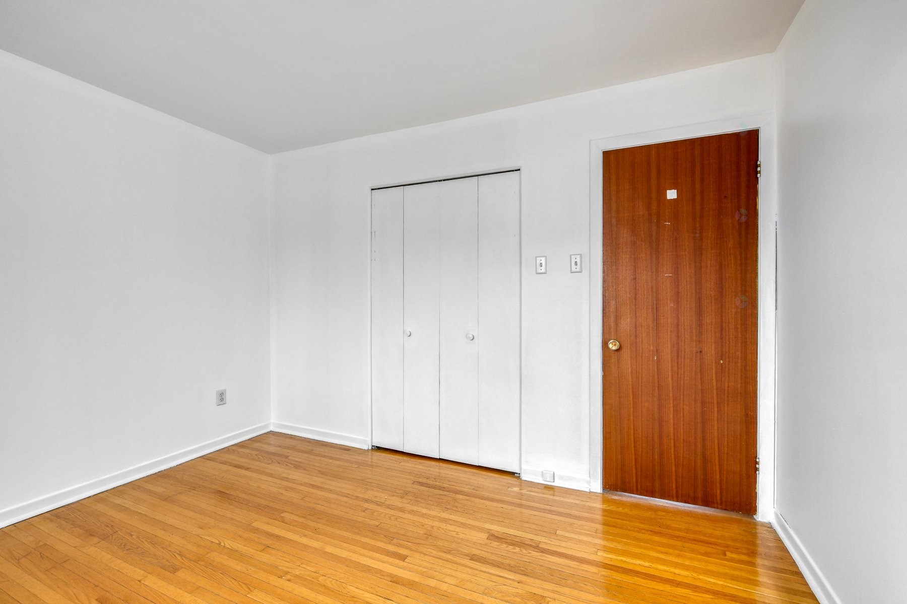 









65

 - 69


Rue Léo

,
Longueuil (Le Vieux-Longueuil),




QC
J4G1J2

