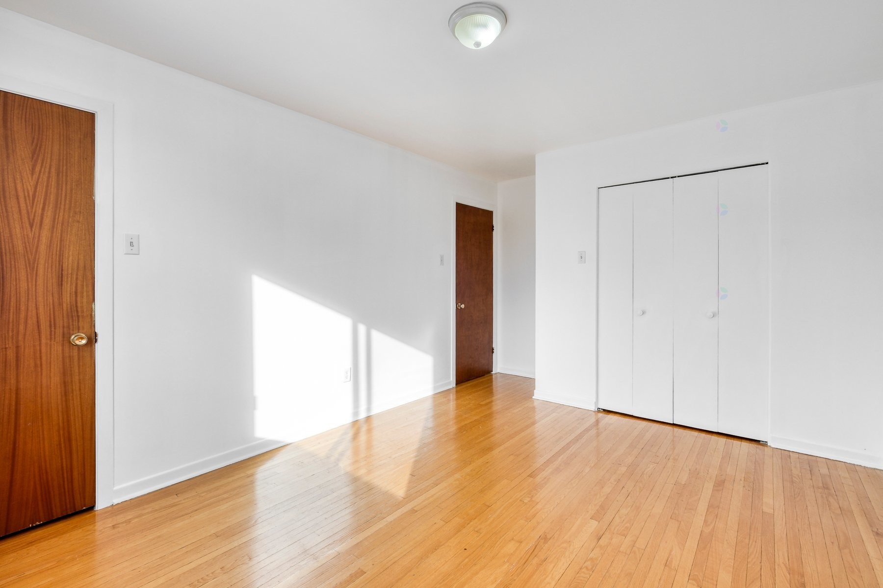 









65

 - 69


Rue Léo

,
Longueuil (Le Vieux-Longueuil),




QC
J4G1J2


