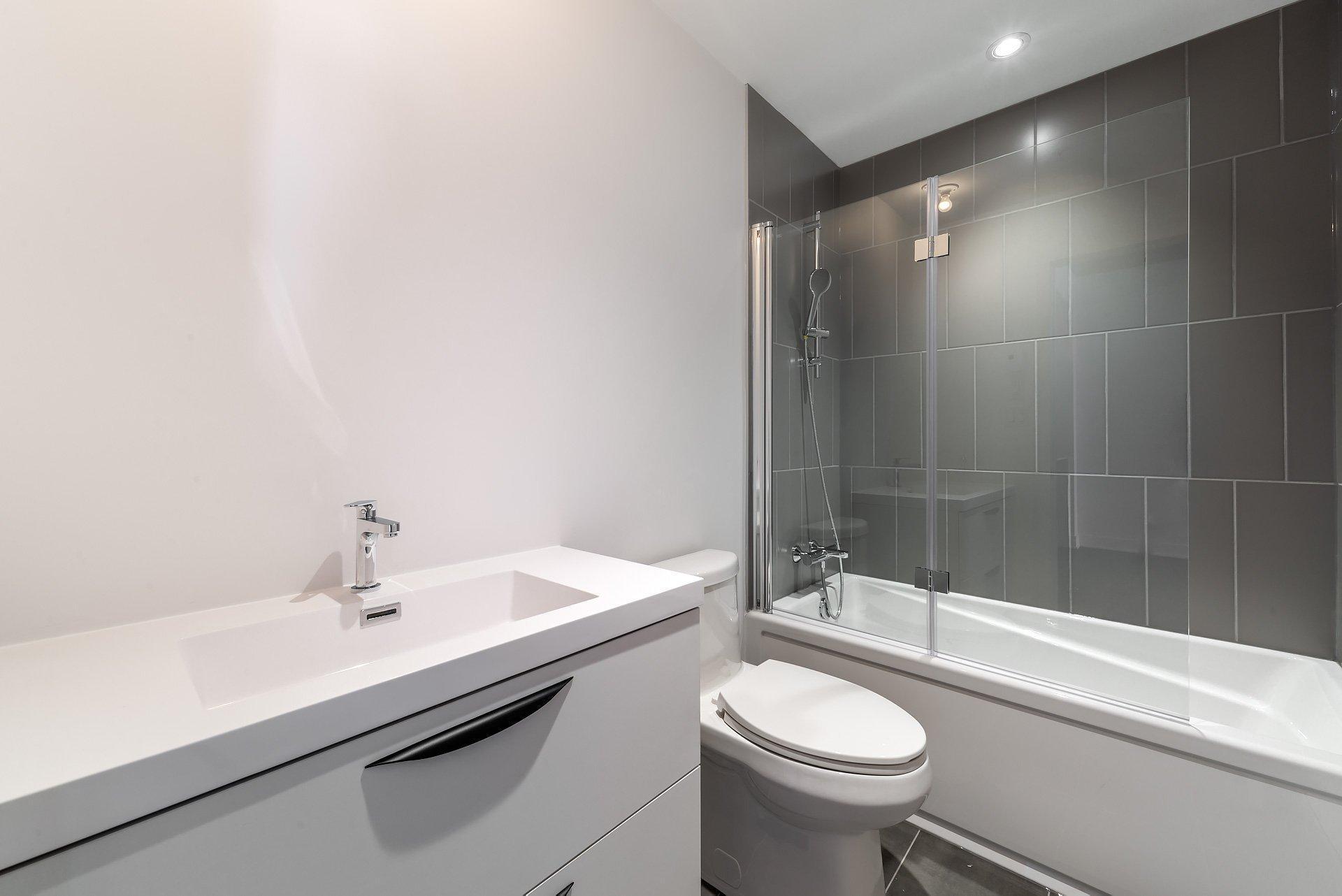 









7227


Boul. Newman

, 610,
Montréal (LaSalle),




QC
H8N0H7

