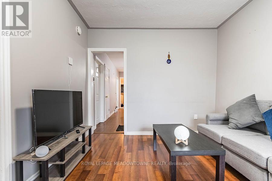 












77 PROVINCE STREET N

,
Hamilton,




Ontario
L8H4H5

