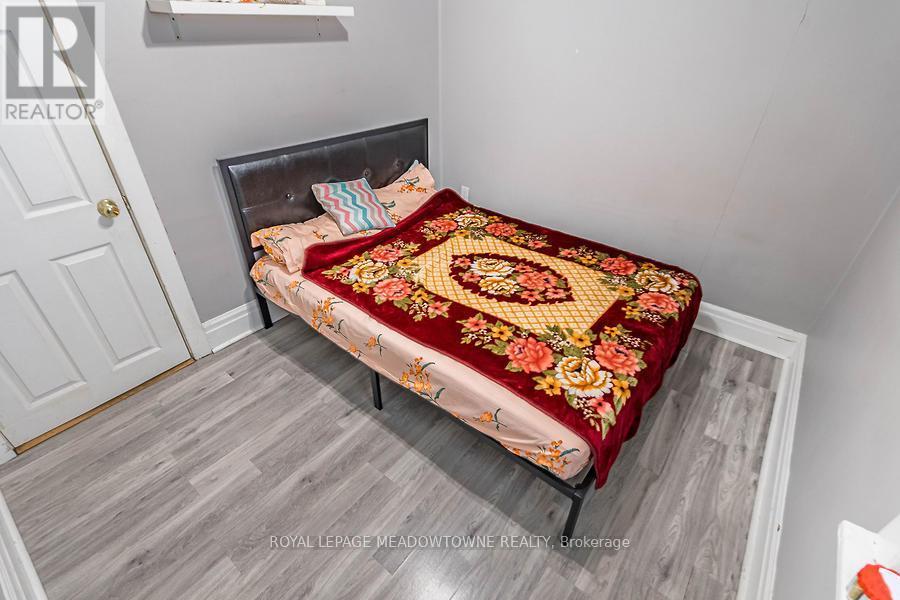 












77 PROVINCE STREET N

,
Hamilton,




Ontario
L8H4H5

