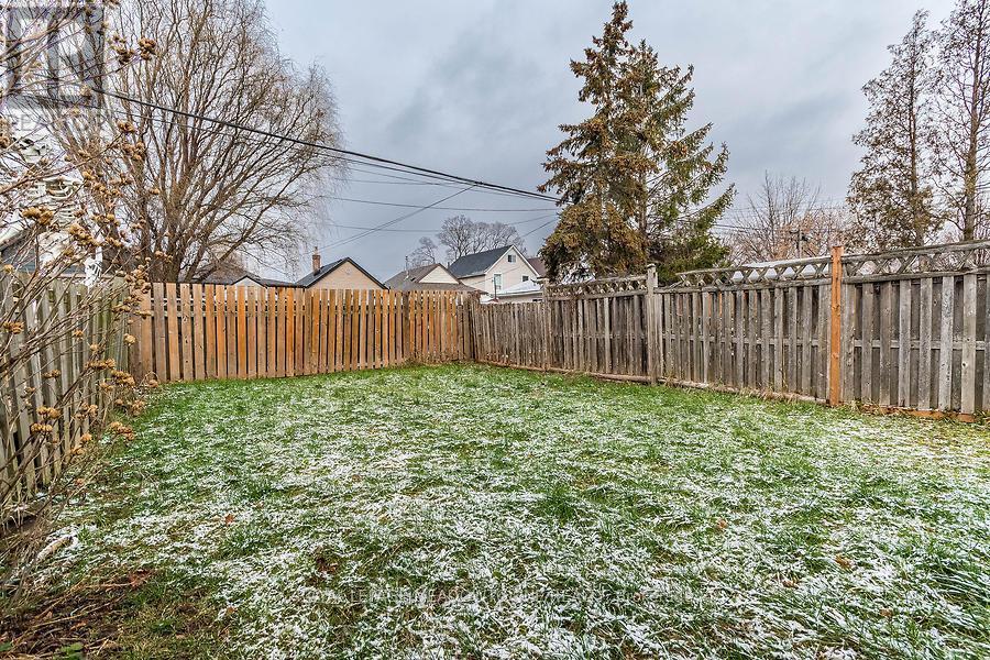 












77 PROVINCE STREET N

,
Hamilton,




Ontario
L8H4H5

