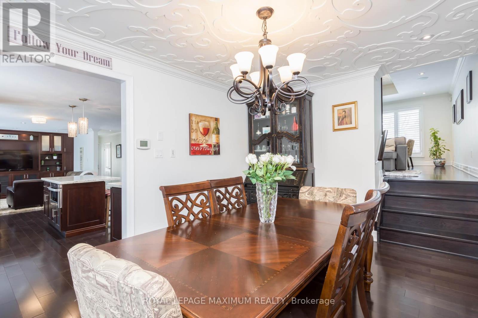 












55 ASHMOUNT CRESCENT

,
Toronto,




Ontario
M9R1C9

